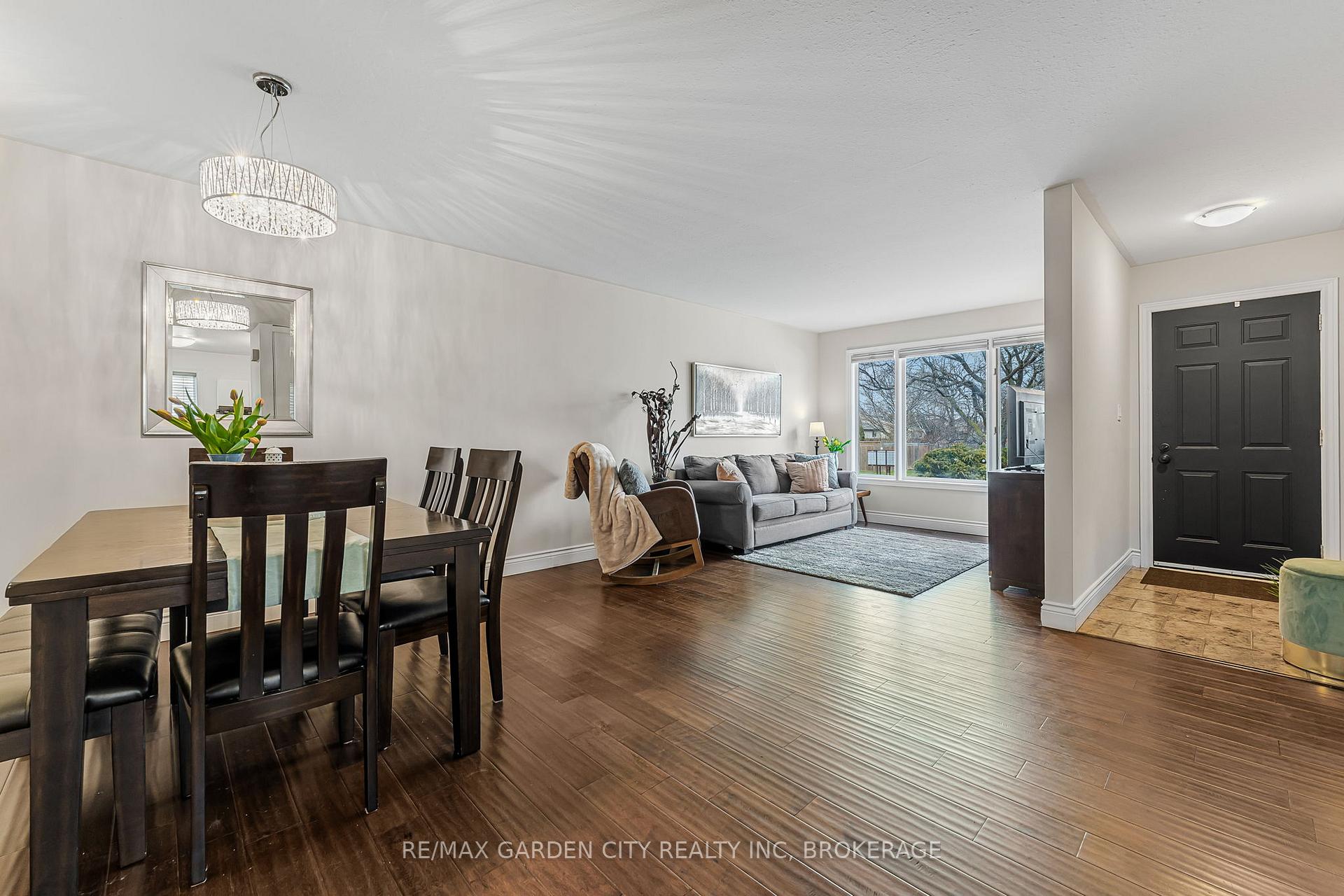 Photo 4 of 4534 Dufferin Avenue, Lincoln, Beamsville — HOMEH