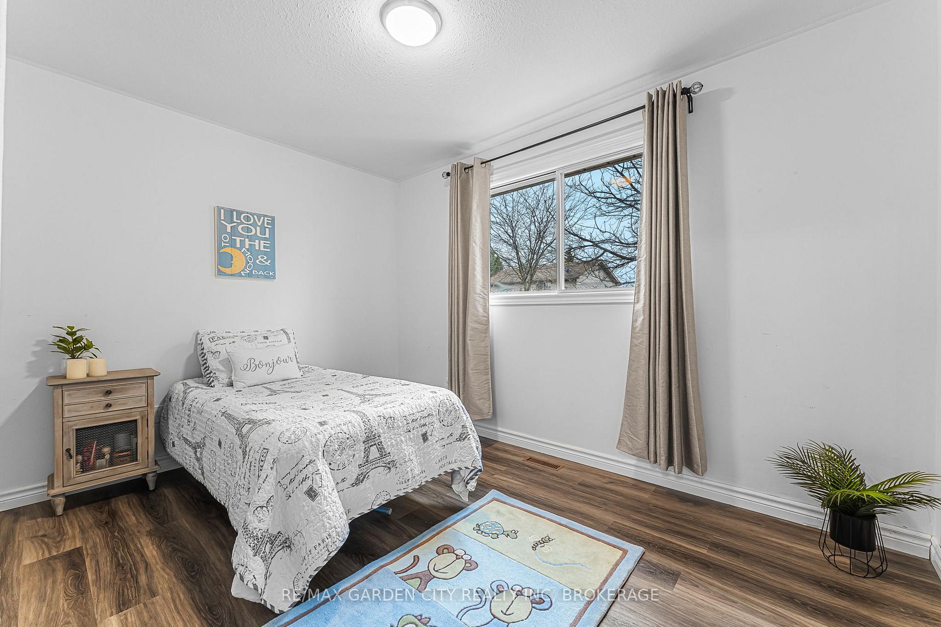 Photo 22 of 4534 Dufferin Avenue, Lincoln, Beamsville — HOMEH