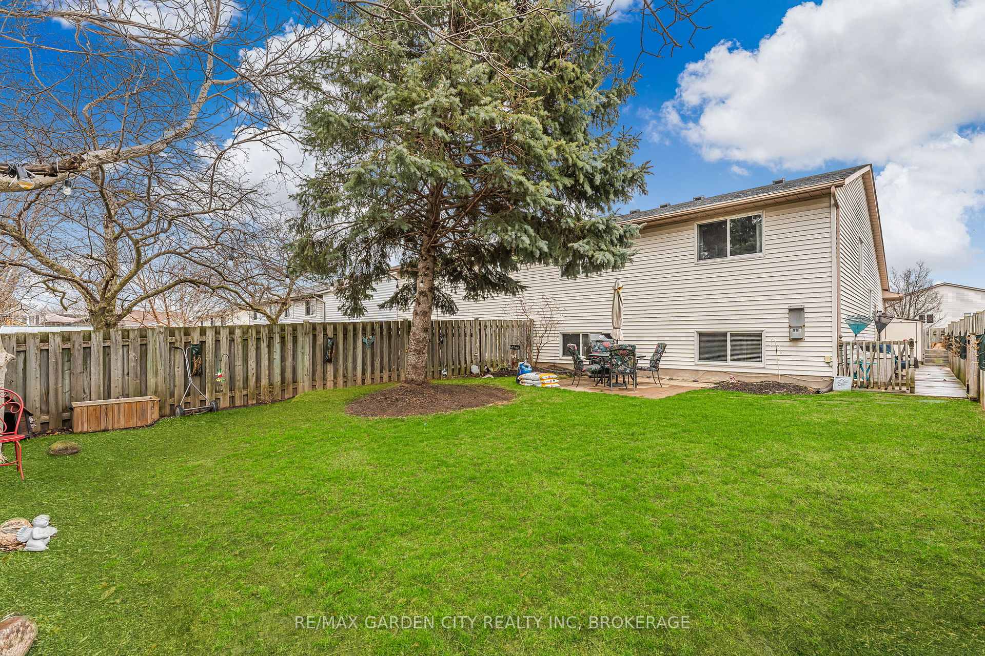 Photo 37 of 4534 Dufferin Avenue, Lincoln, Beamsville — HOMEH