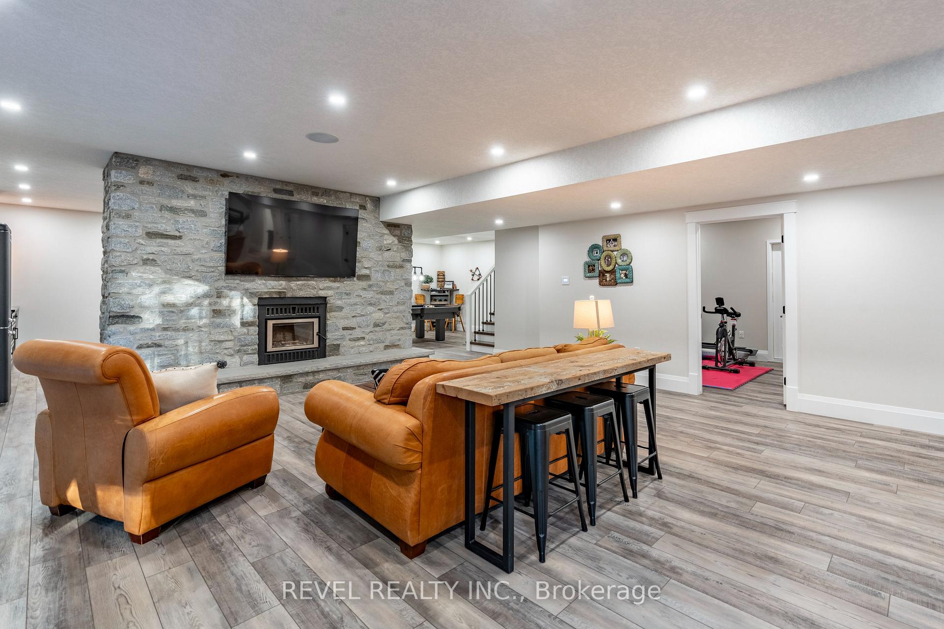Photo 19 of 7404 Wellington Road, Mapleton, Rural Mapleton — HOMEH