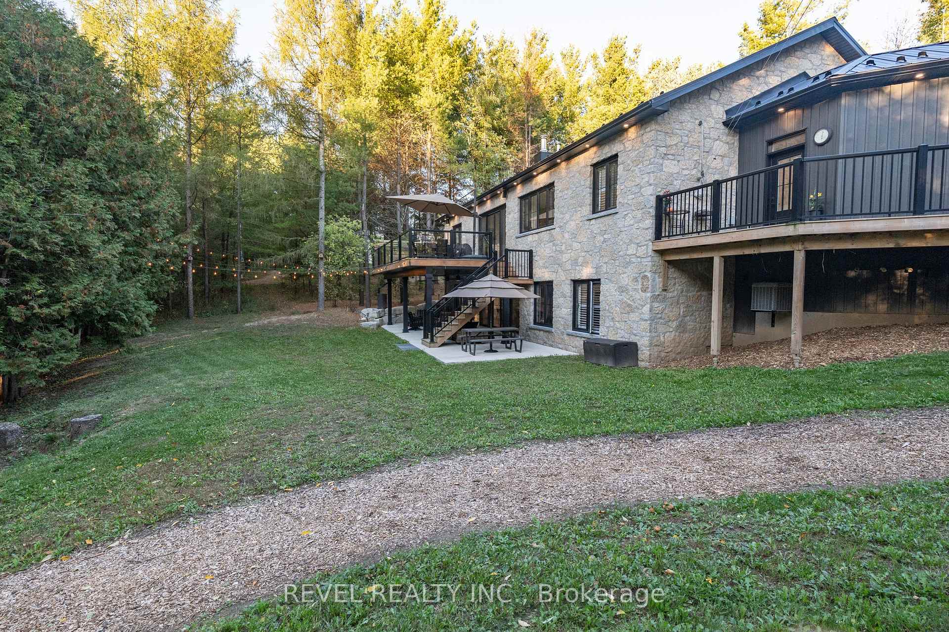 Photo 27 of 7404 Wellington Road, Mapleton, Rural Mapleton — HOMEH