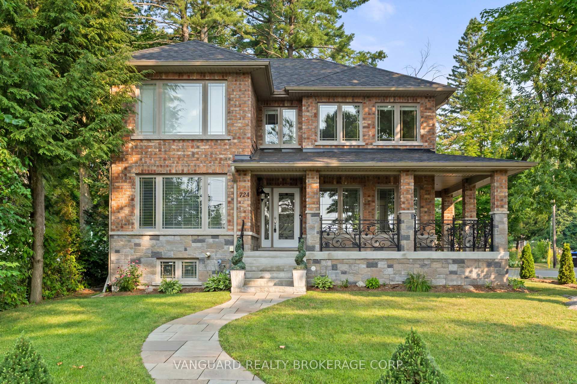 Photo 1 of 724 Lakelands Avenue, Innisfil, Alcona — HOMEH