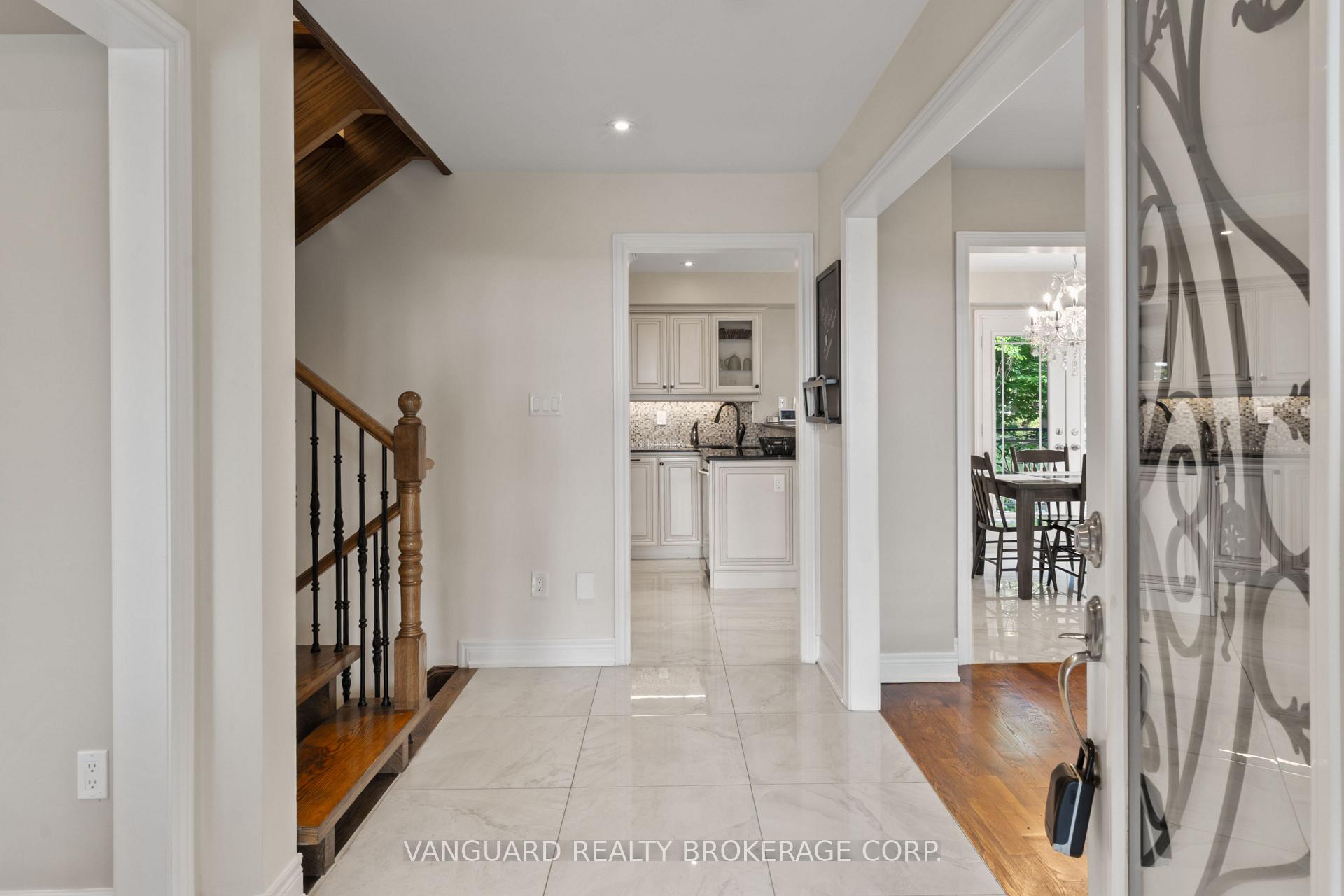 Photo 10 of 724 Lakelands Avenue, Innisfil, Alcona — HOMEH