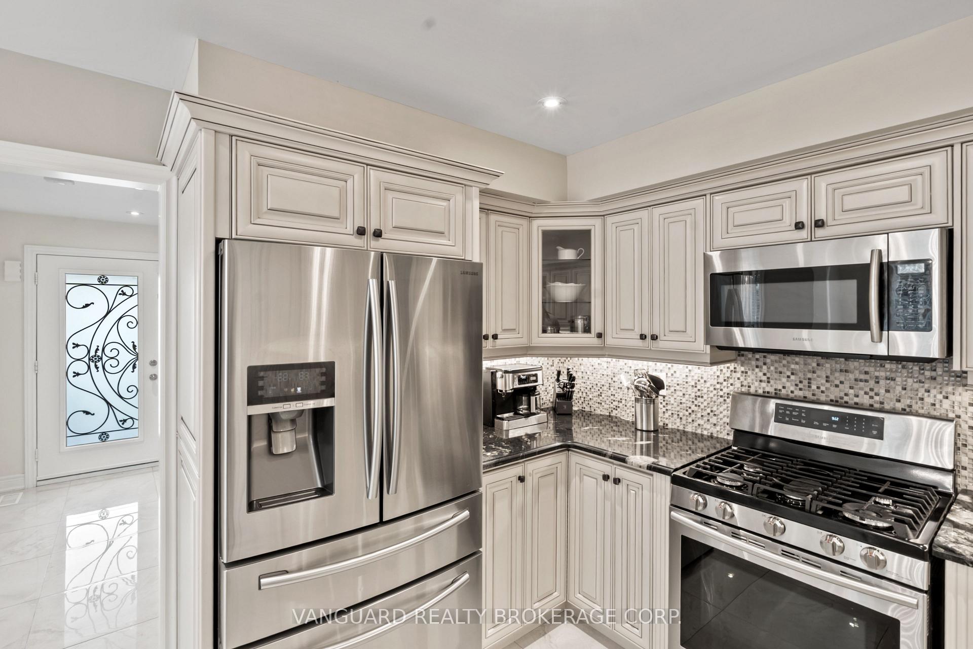 Photo 20 of 724 Lakelands Avenue, Innisfil, Alcona — HOMEH