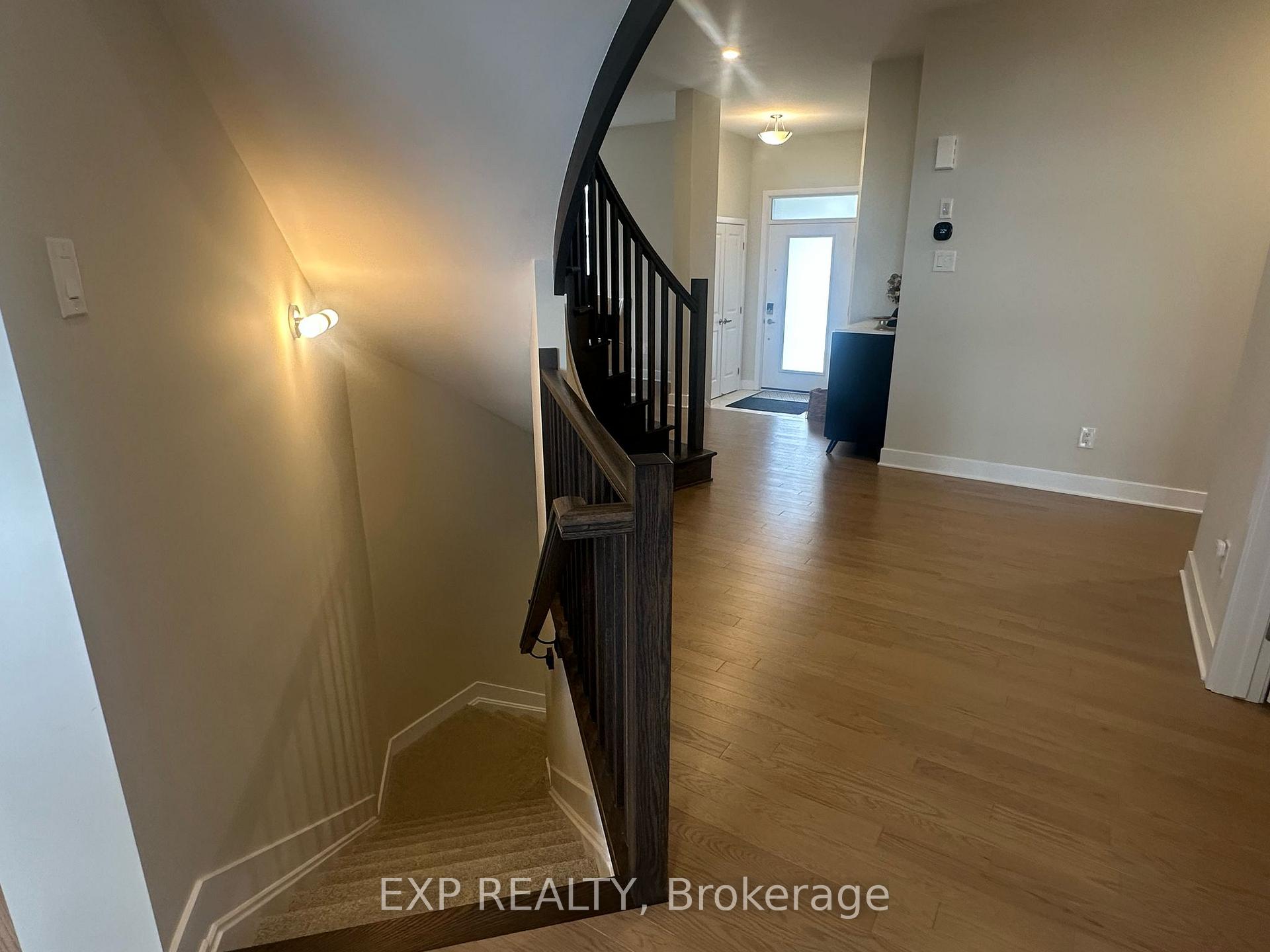 Photo 5 of 302 Shuttleworth Drive, Ottawa, Leitrim — HOMEH