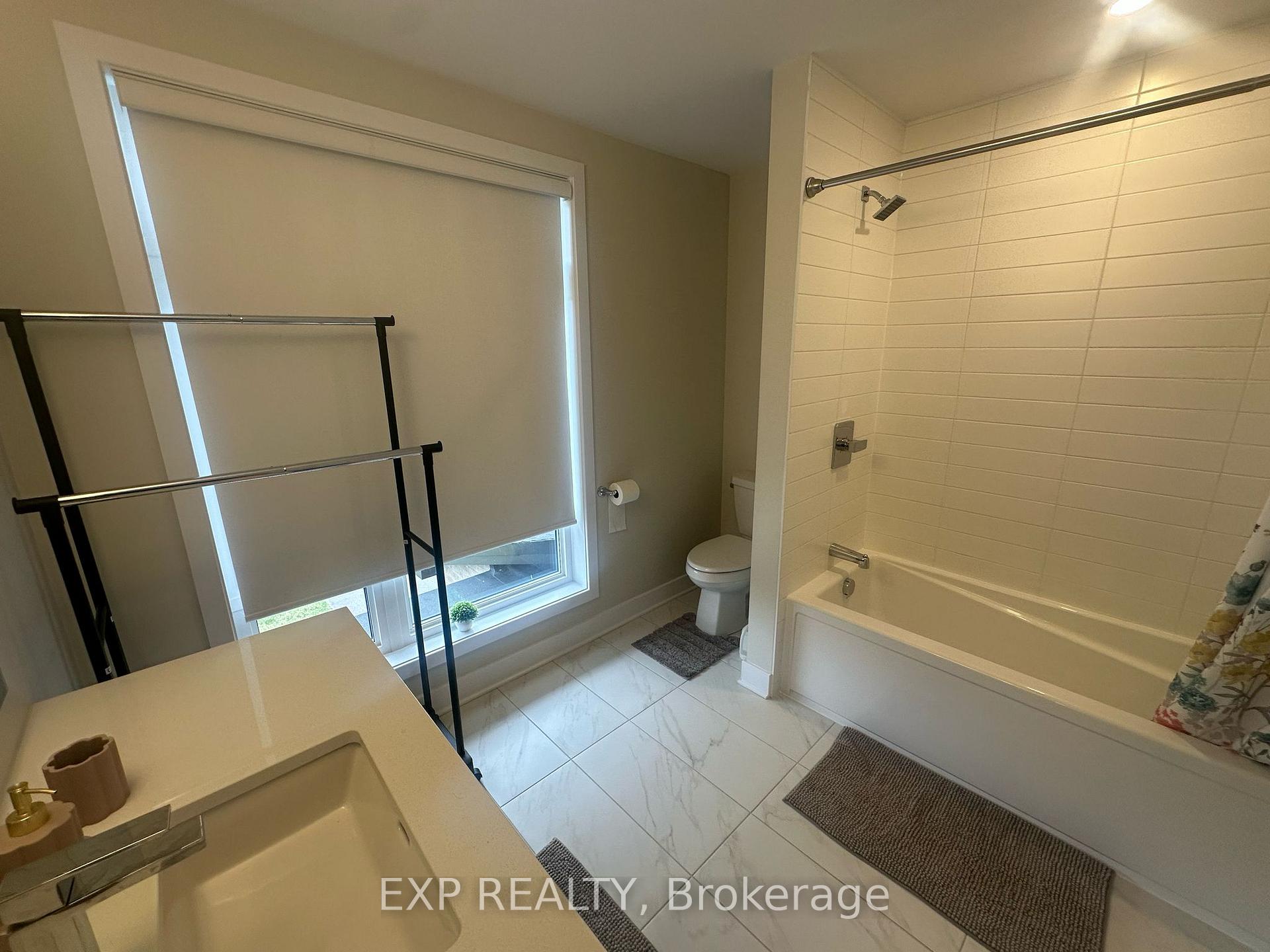 Photo 19 of 302 Shuttleworth Drive, Ottawa, Leitrim — HOMEH
