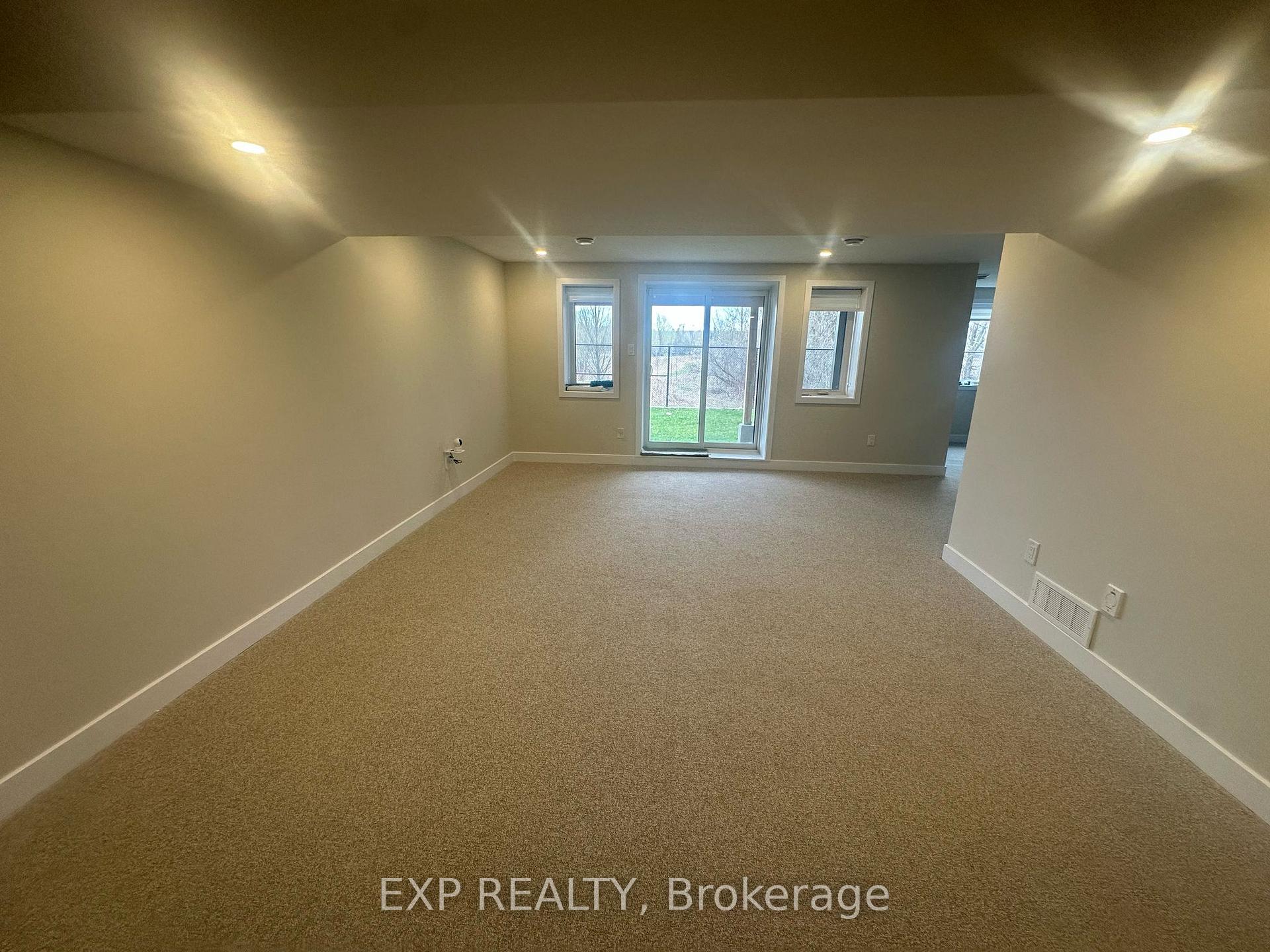 Photo 31 of 302 Shuttleworth Drive, Ottawa, Leitrim — HOMEH
