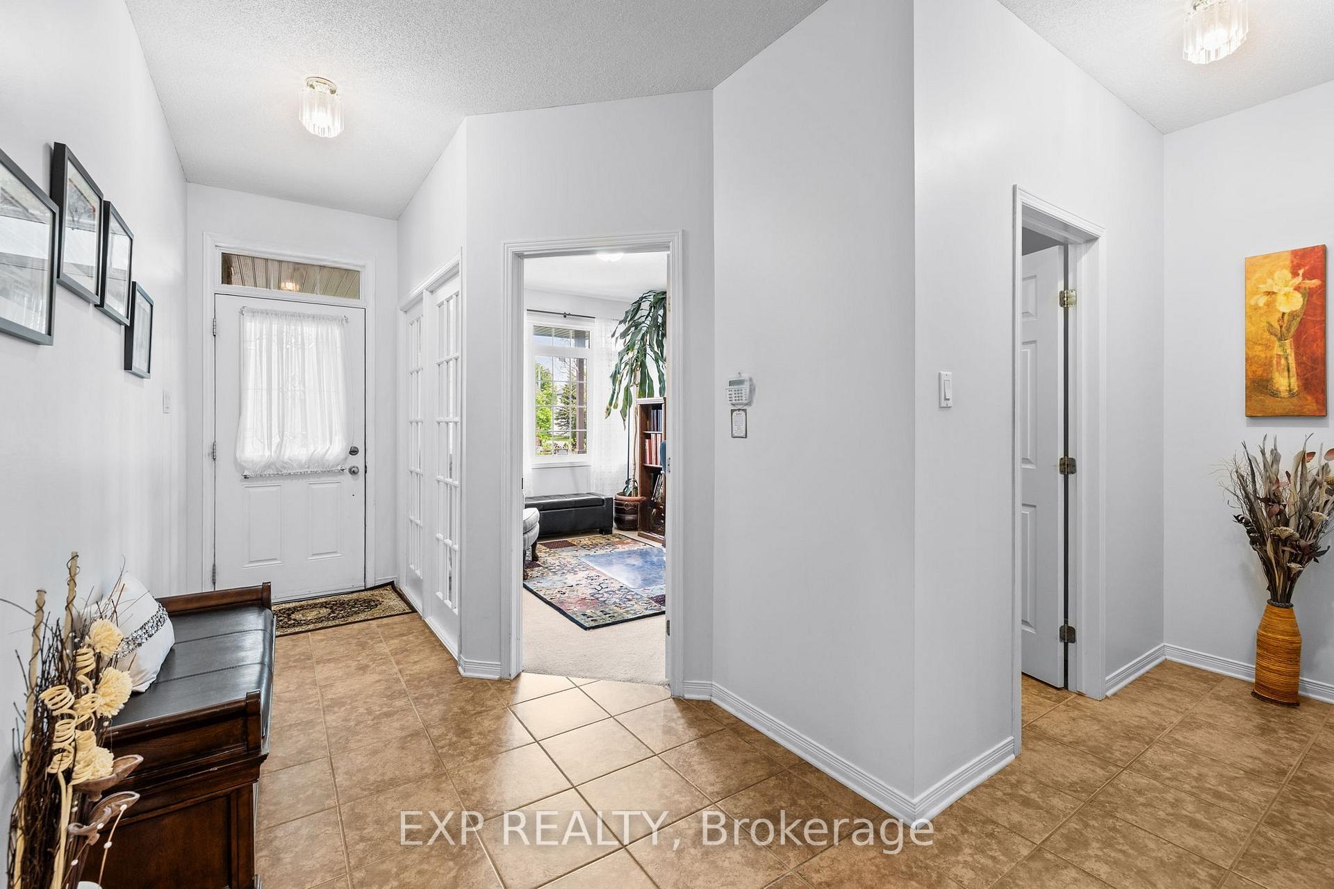 Photo 4 of 336 Wisteria Crescent, Ottawa, Hunt Club — HOMEH