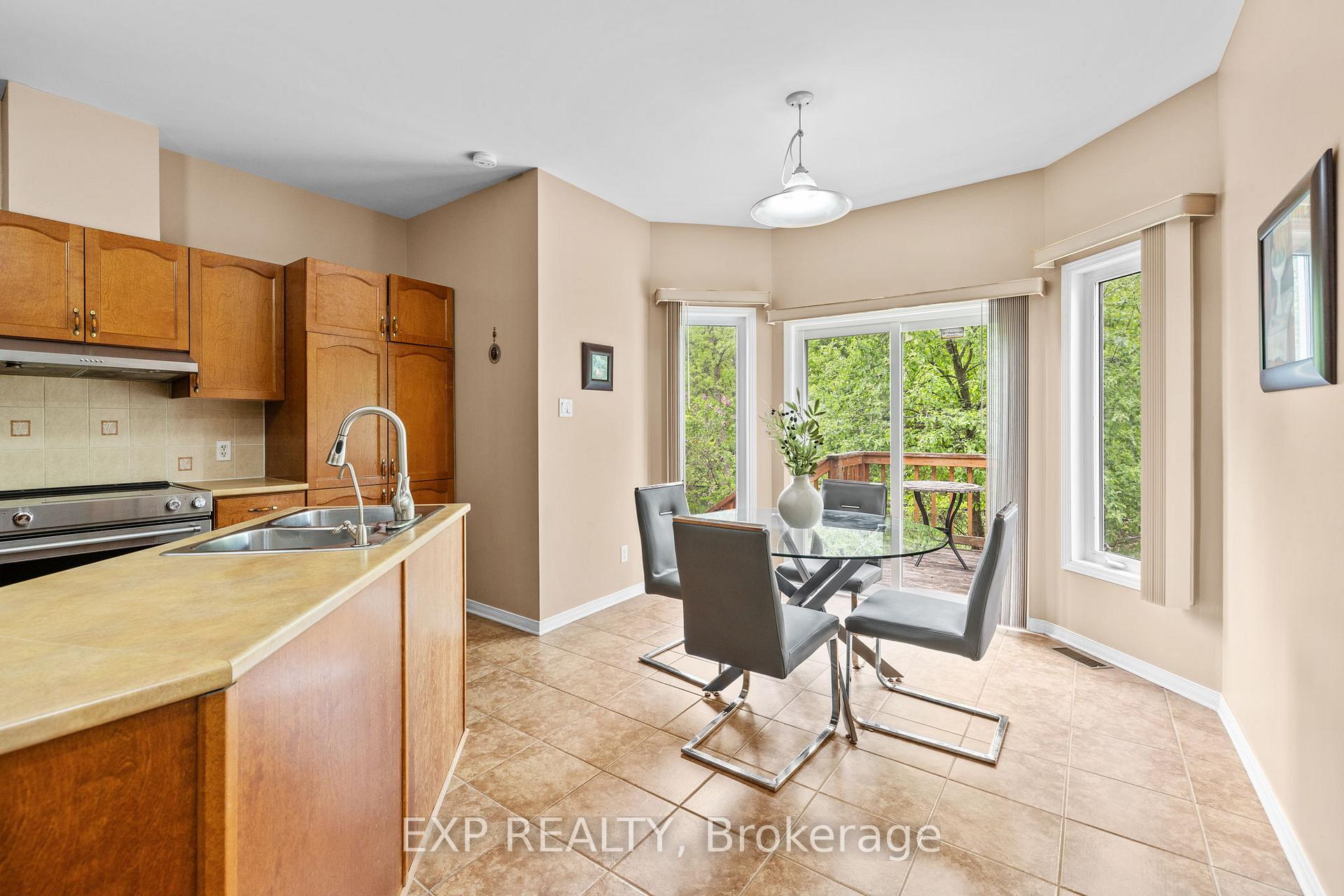 Photo 10 of 336 Wisteria Crescent, Ottawa, Hunt Club — HOMEH