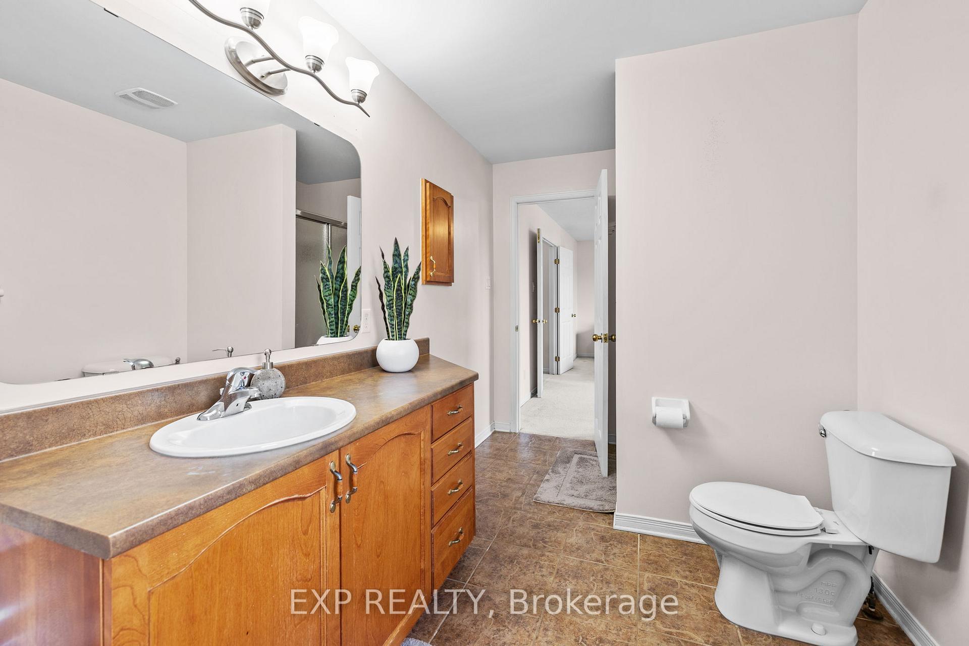 Photo 15 of 336 Wisteria Crescent, Ottawa, Hunt Club — HOMEH