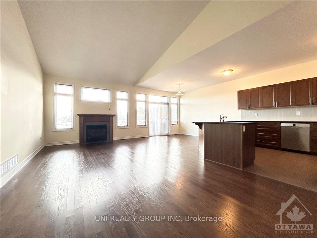 Photo 6 of 228 Pondview Crescent, Ottawa, Hunt Club — HOMEH