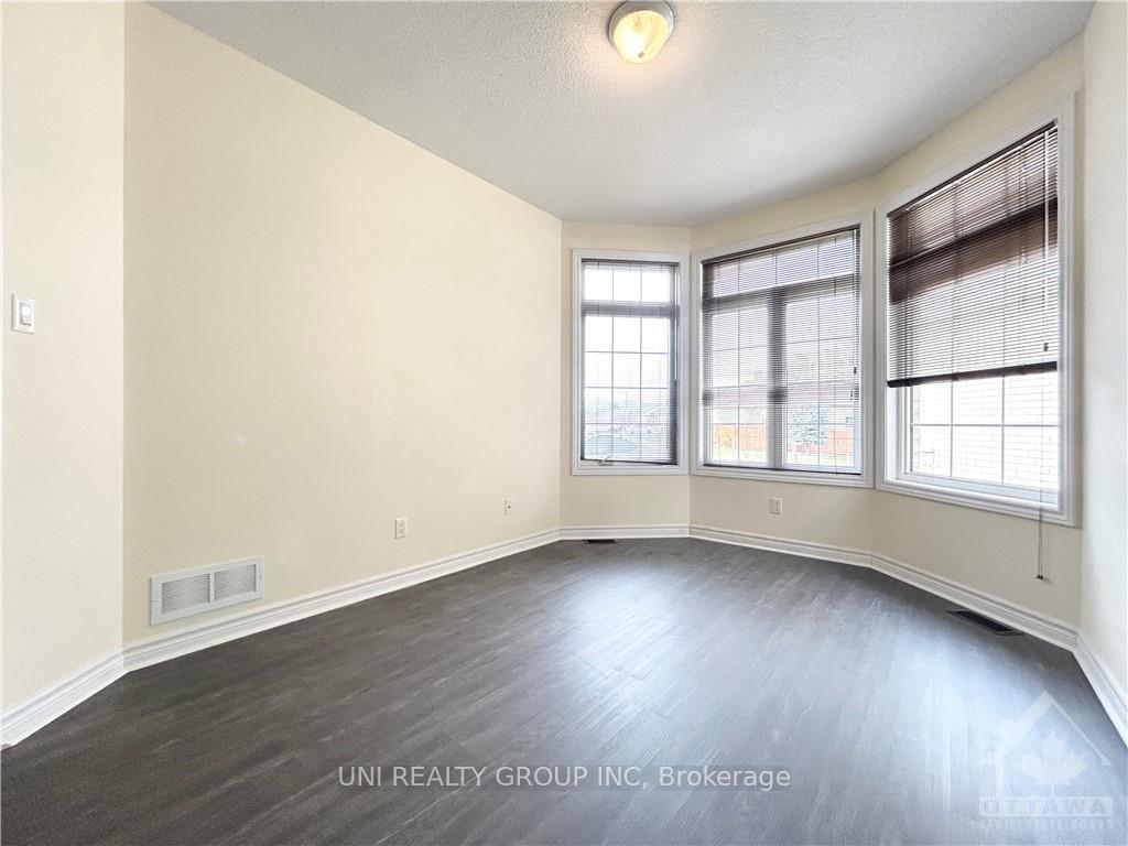 Photo 7 of 228 Pondview Crescent, Ottawa, Hunt Club — HOMEH