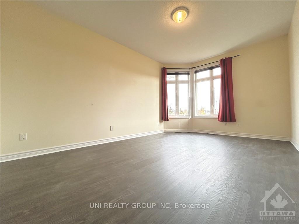 Photo 9 of 228 Pondview Crescent, Ottawa, Hunt Club — HOMEH