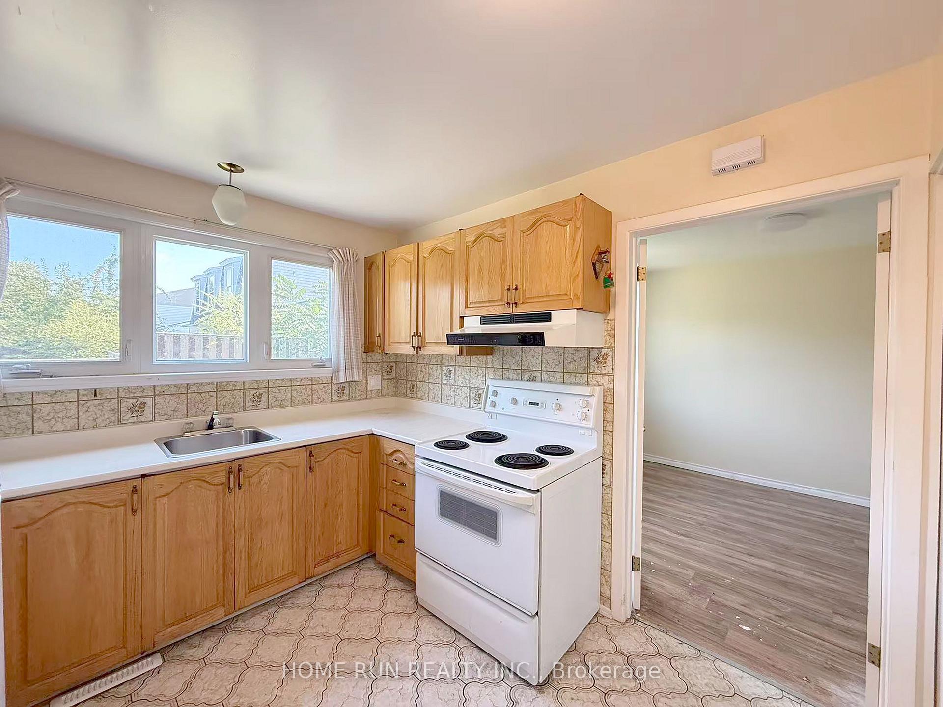 Photo 4 of 3427 Southgate Road, Ottawa, South Keys — HOMEH