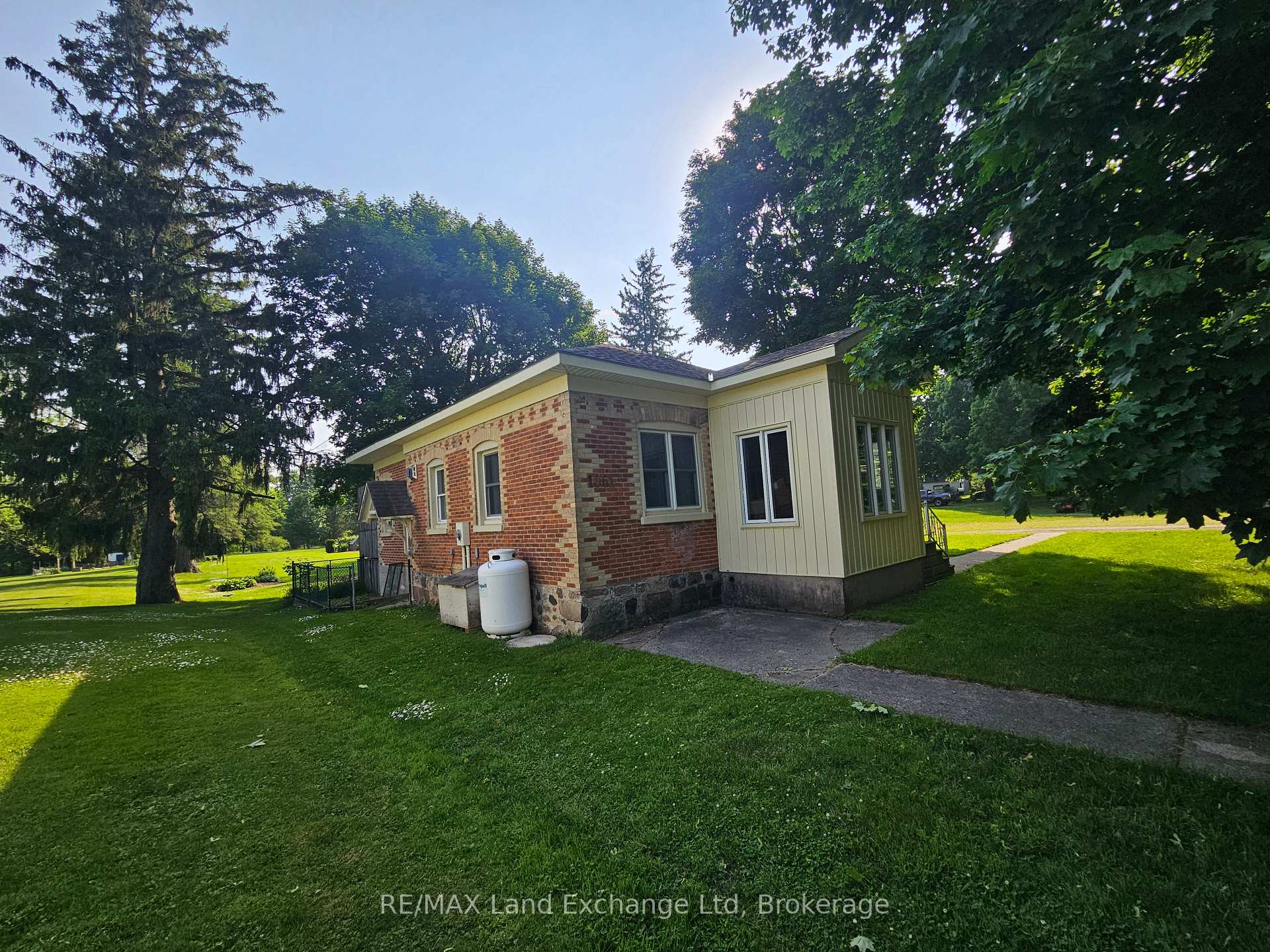 Photo 33 of 1061 Howick Street, Howick — HOMEH