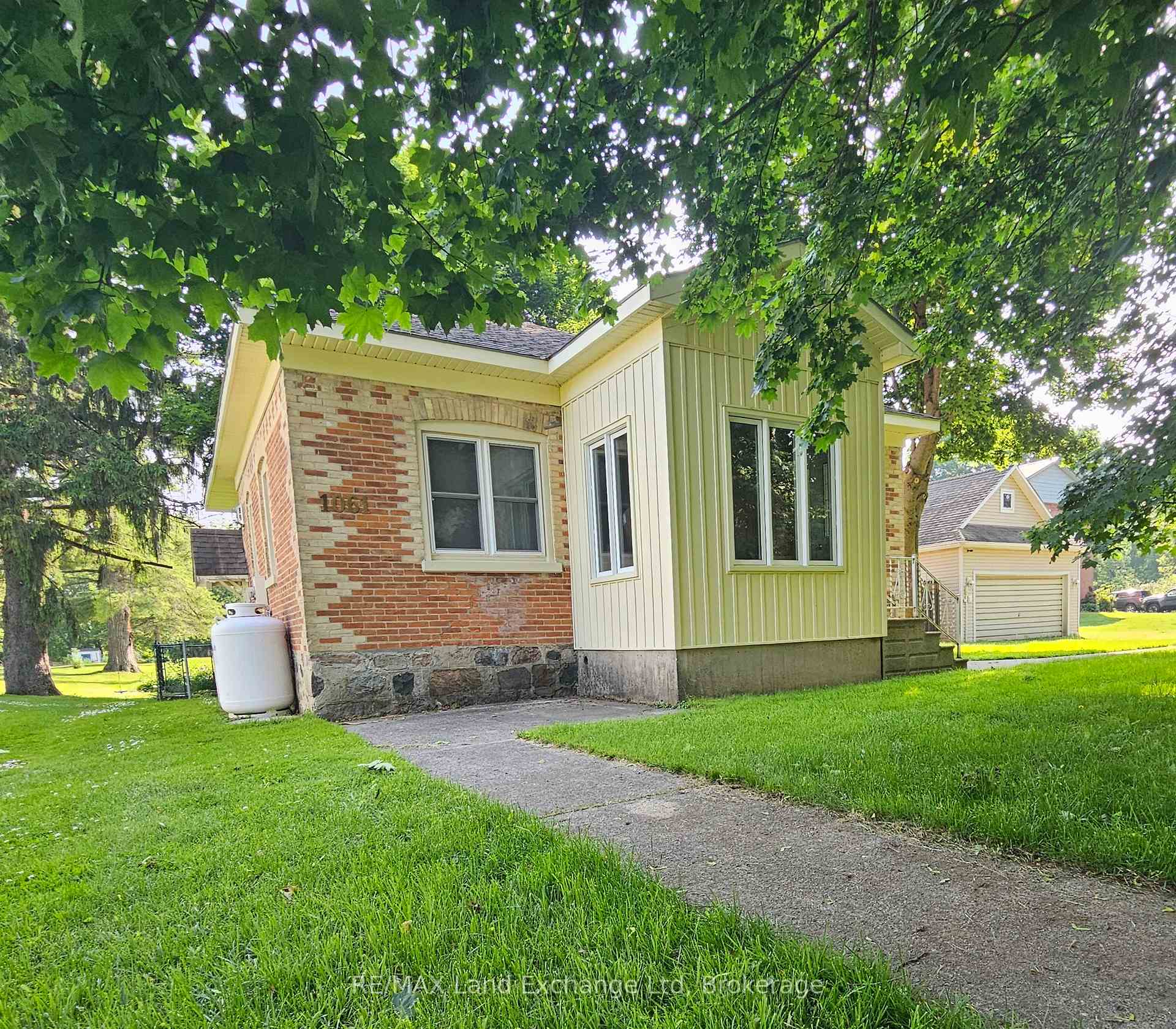 Photo 34 of 1061 Howick Street, Howick — HOMEH