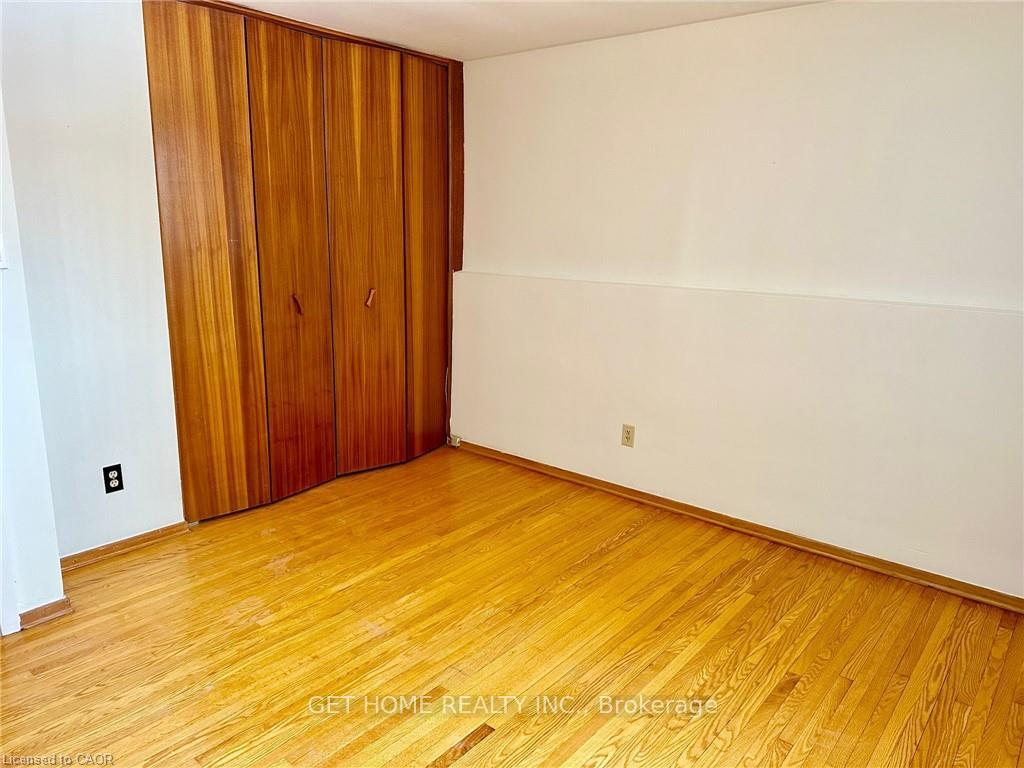 Photo 8 of 25 Ruskview Road, Kitchener — HOMEH