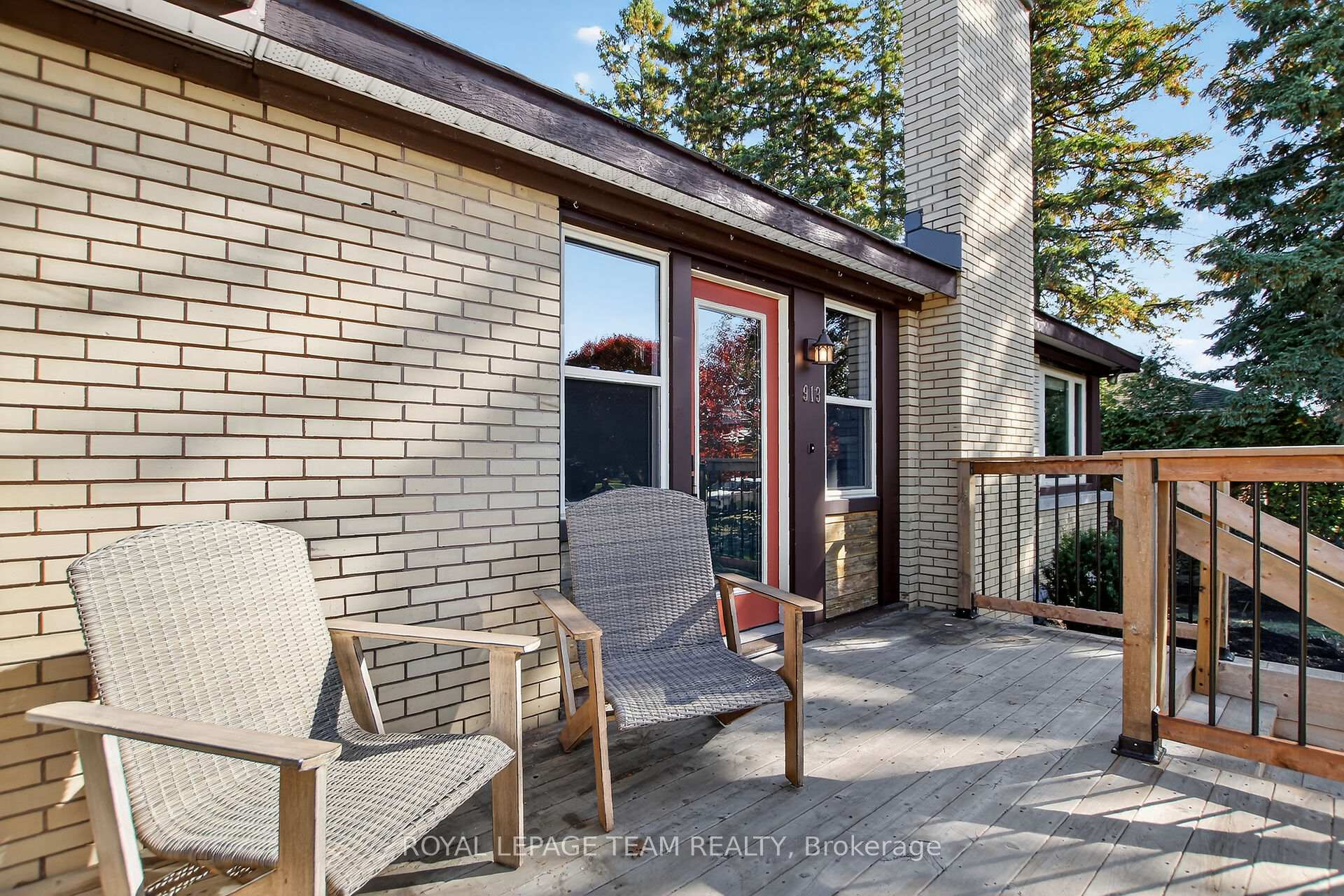 Photo 3 of 913 Rex Avenue, Ottawa, McKellar Heights — HOMEH