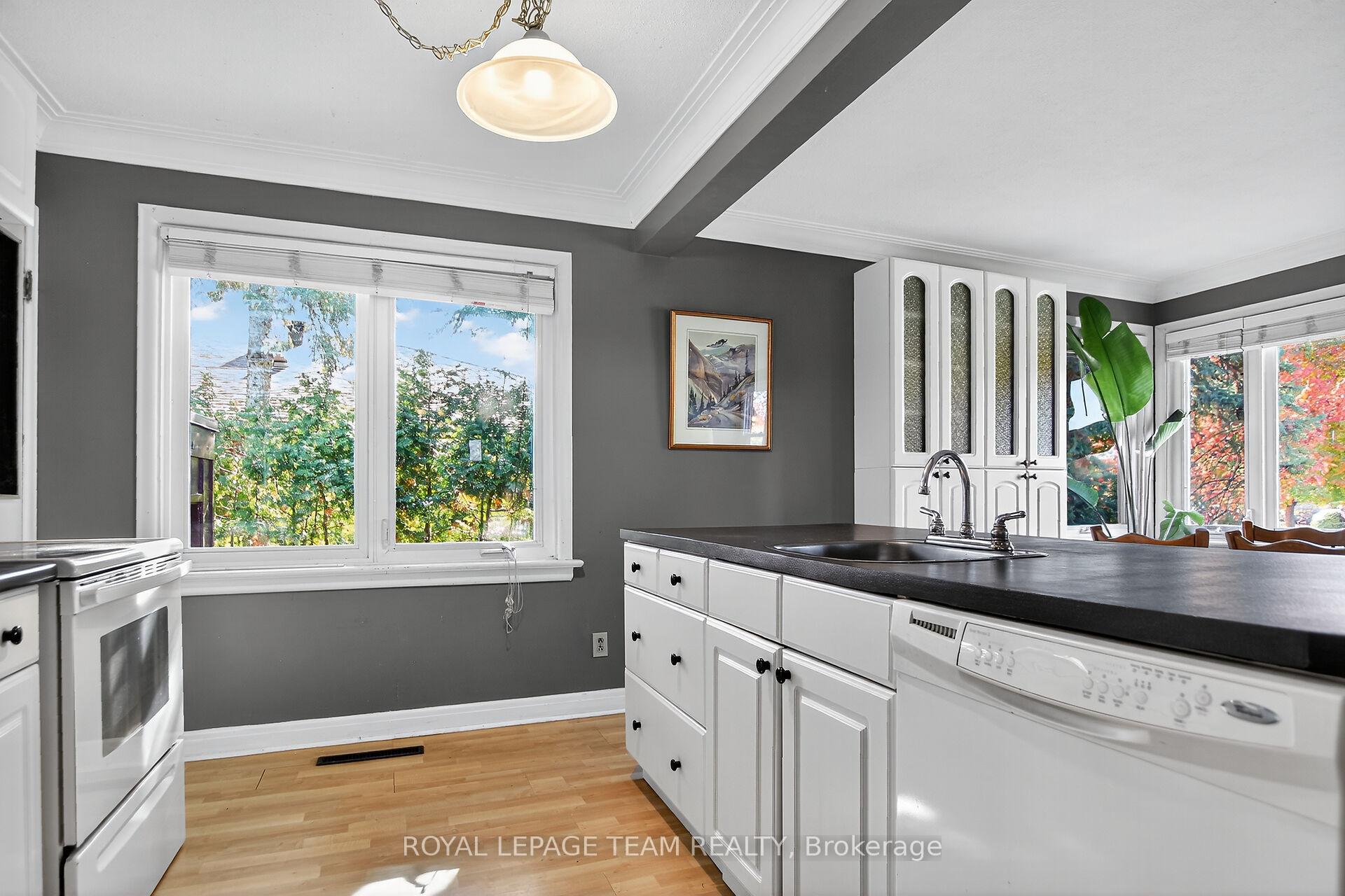 Photo 13 of 913 Rex Avenue, Ottawa, McKellar Heights — HOMEH