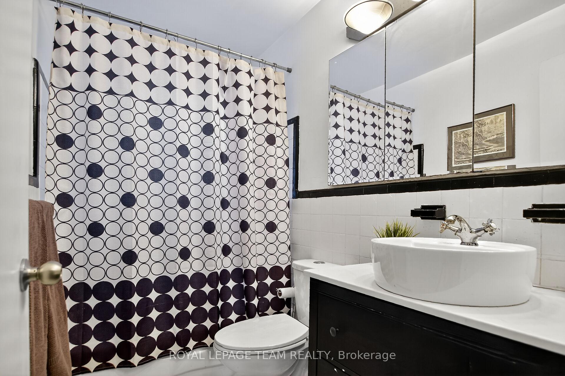 Photo 21 of 913 Rex Avenue, Ottawa, McKellar Heights — HOMEH