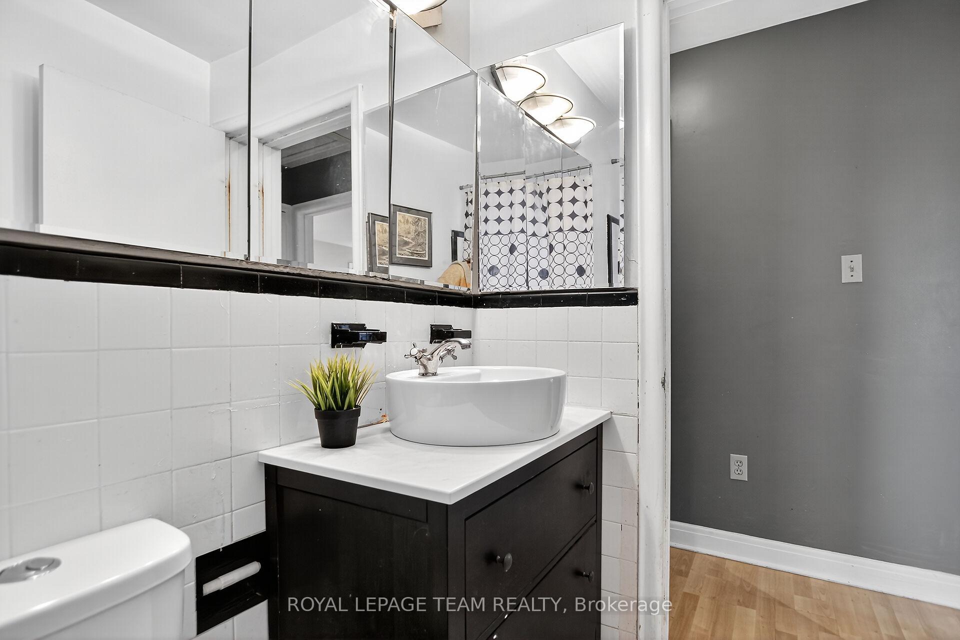 Photo 22 of 913 Rex Avenue, Ottawa, McKellar Heights — HOMEH