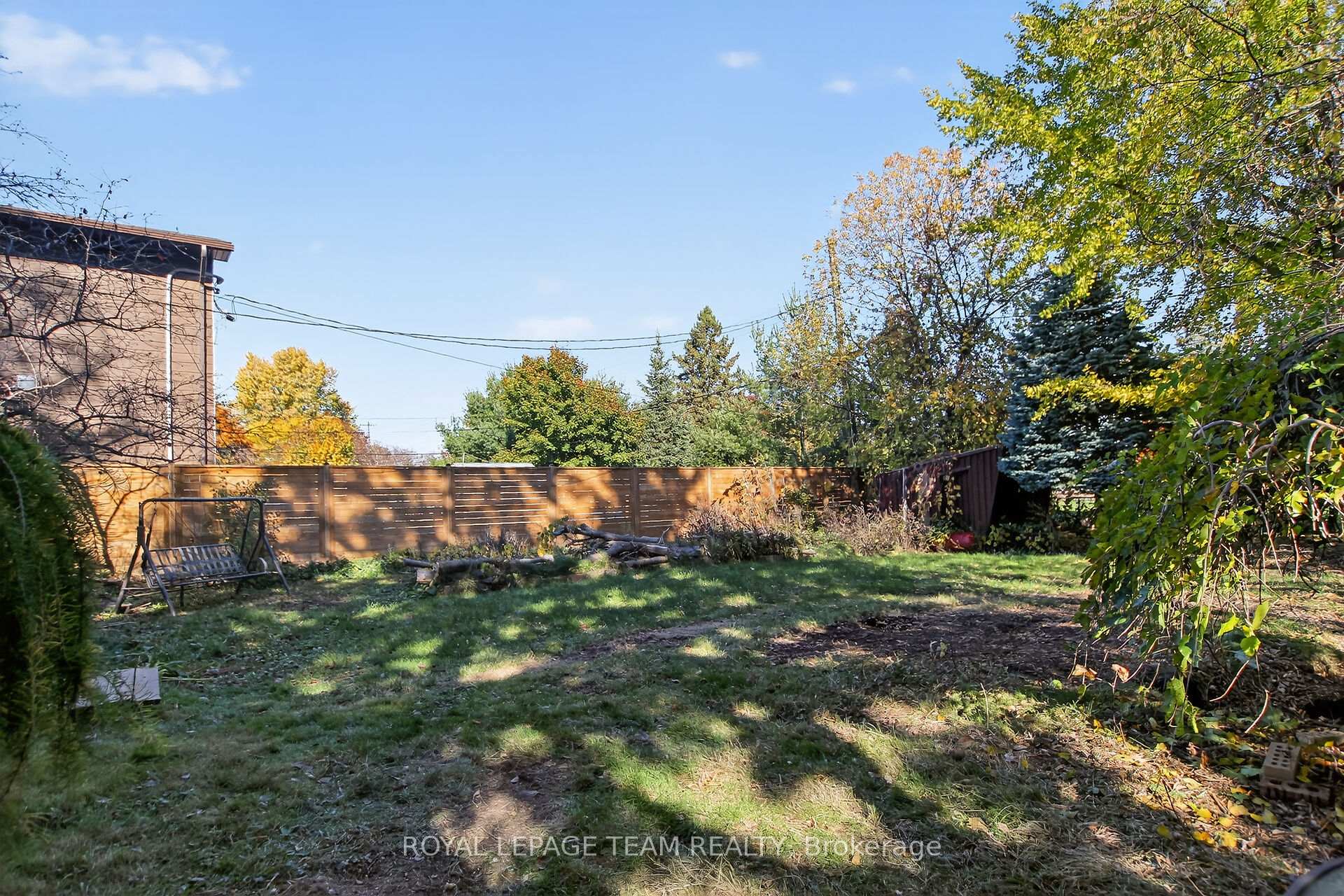 Photo 29 of 913 Rex Avenue, Ottawa, McKellar Heights — HOMEH