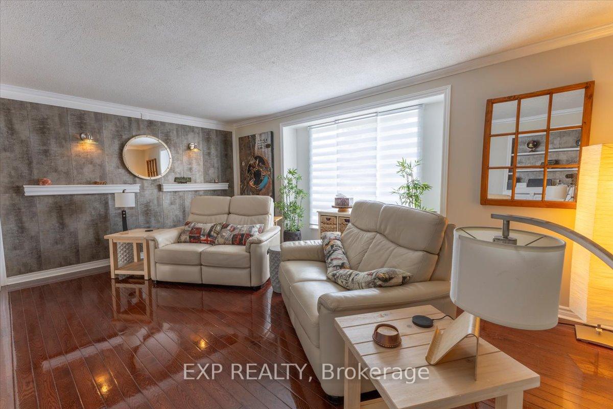 Photo 7 of 3065 Uplands Drive, Ottawa, Hunt Club Woods — HOMEH