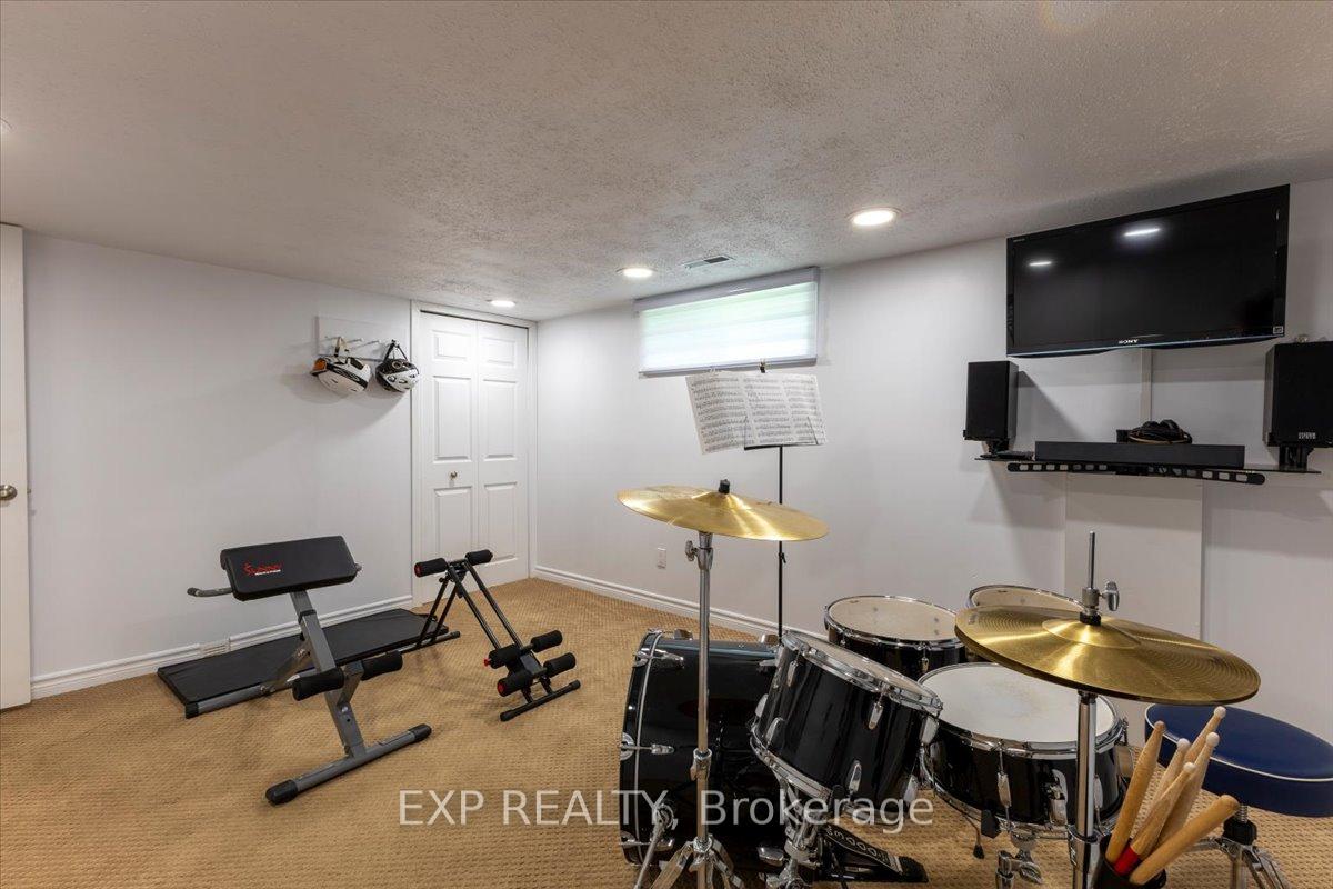 Photo 32 of 3065 Uplands Drive, Ottawa, Hunt Club Woods — HOMEH