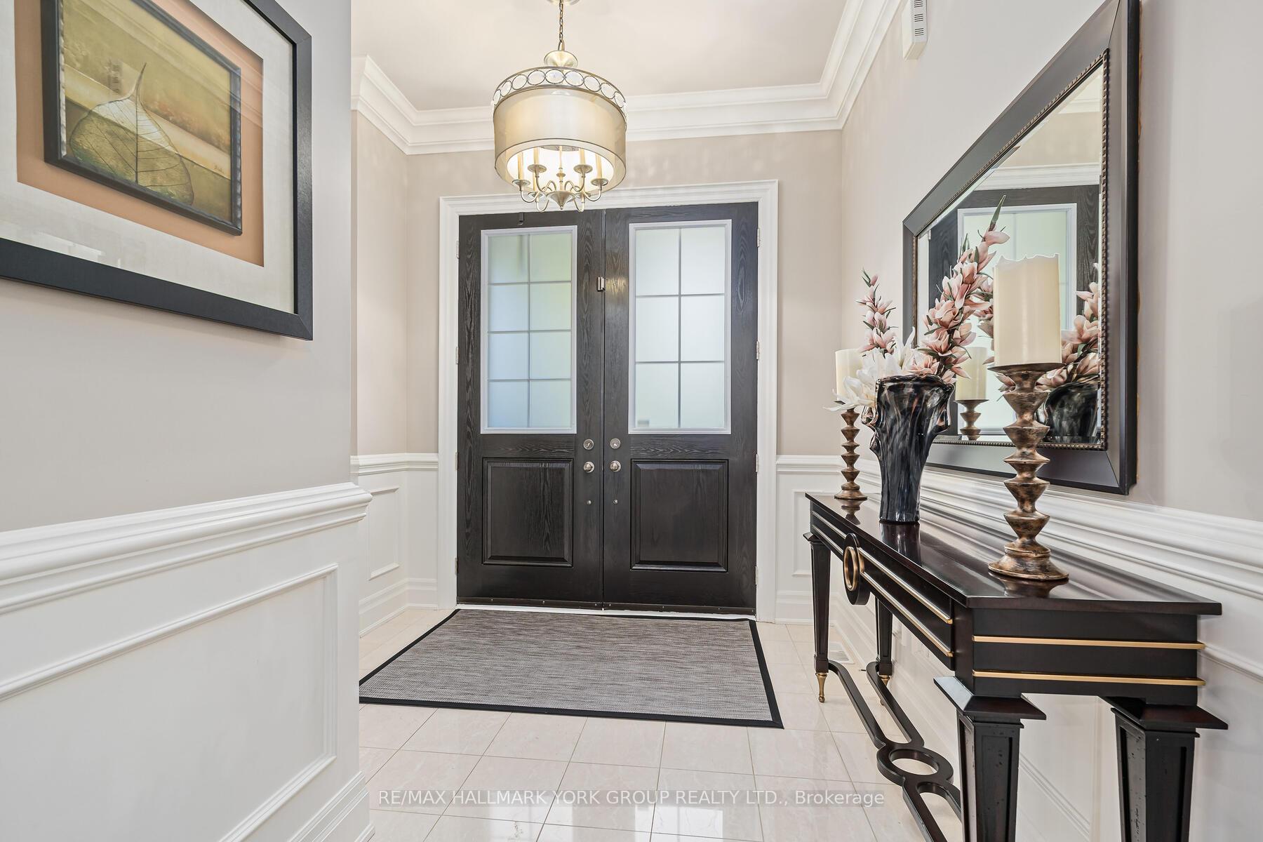 Photo 7 of 111 Robert Berry Crescent, King, King City — HOMEH