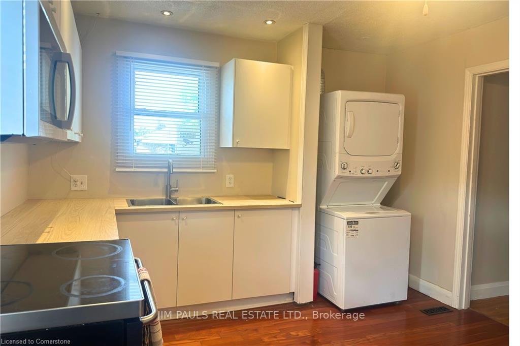 Photo 4 of 439 Upper Gage Avenue, Hamilton, Sunninghill — HOMEH