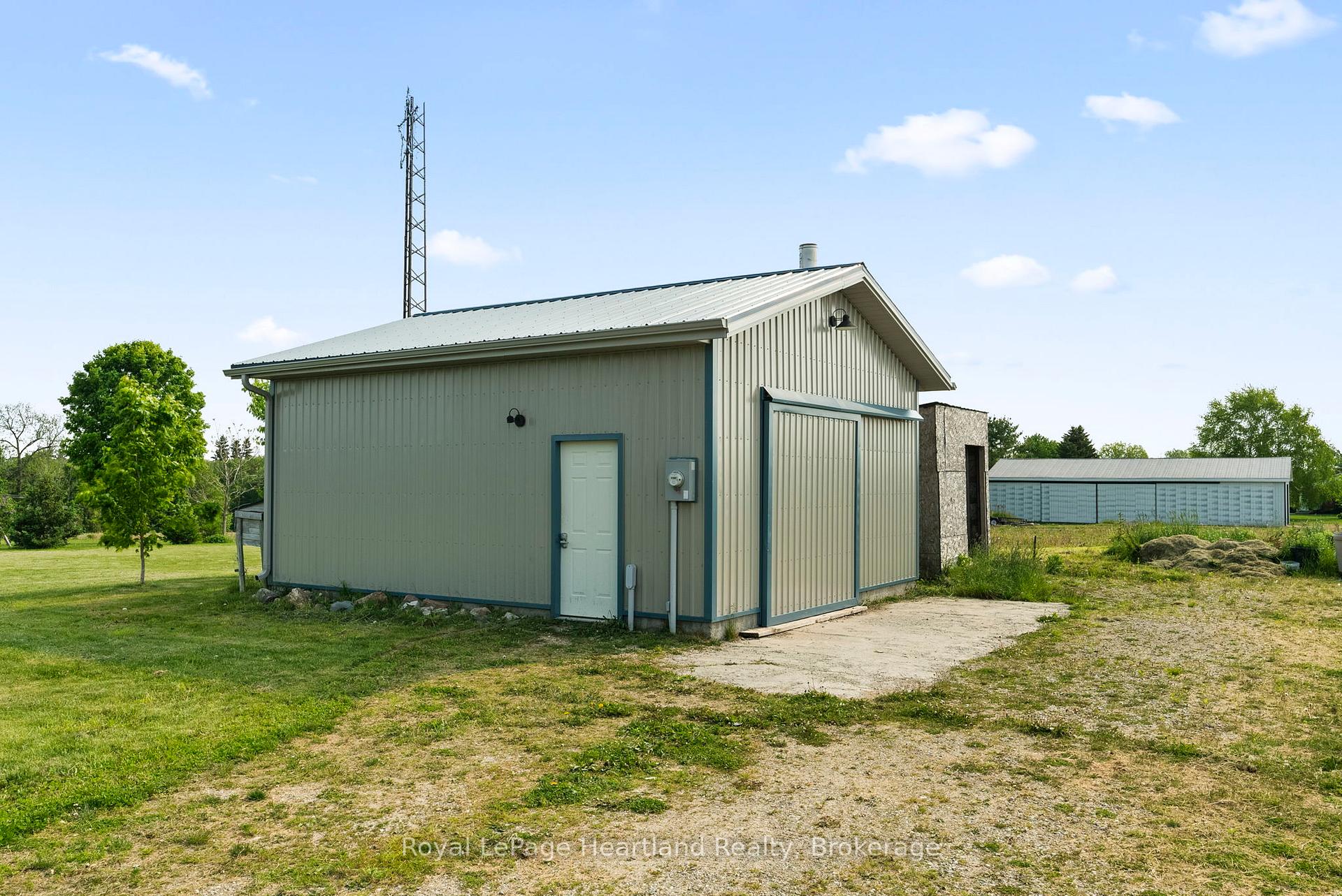 Photo 11 of 1060 Brussels Line, Howick — HOMEH