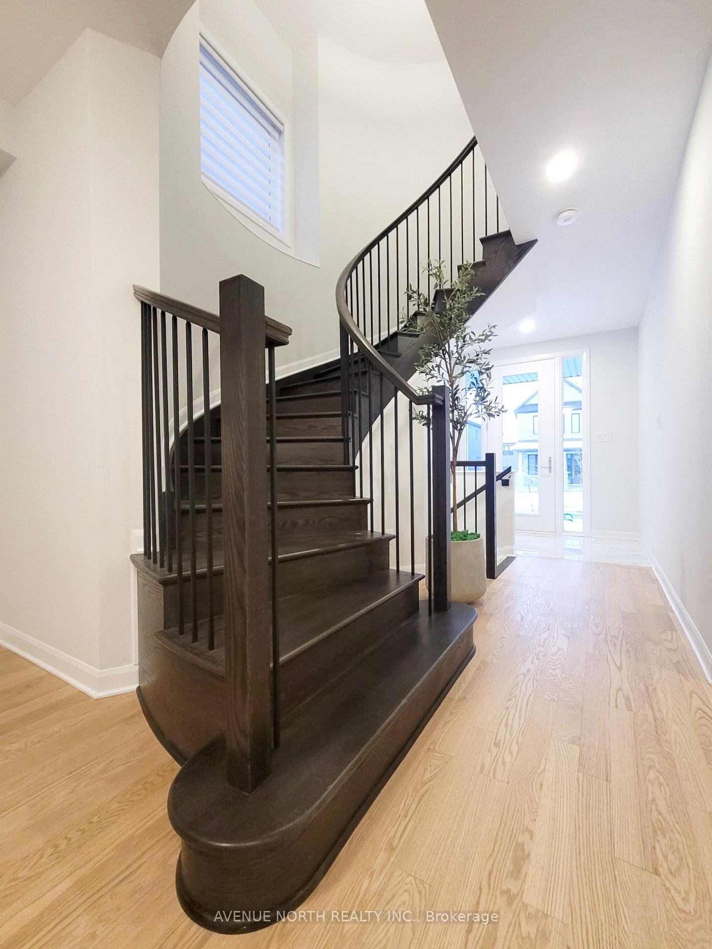 Photo 3 of 527 Anchor Circle, Ottawa, Mahogany Community — HOMEH