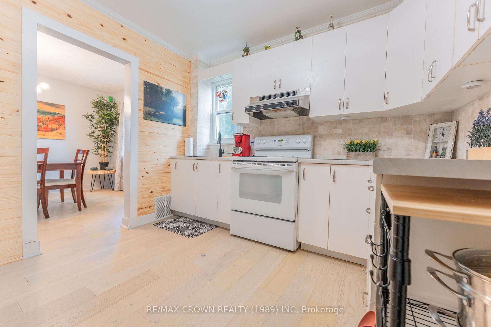 Photo 9 of 6 Drury Street, Kapuskasing — HOMEH