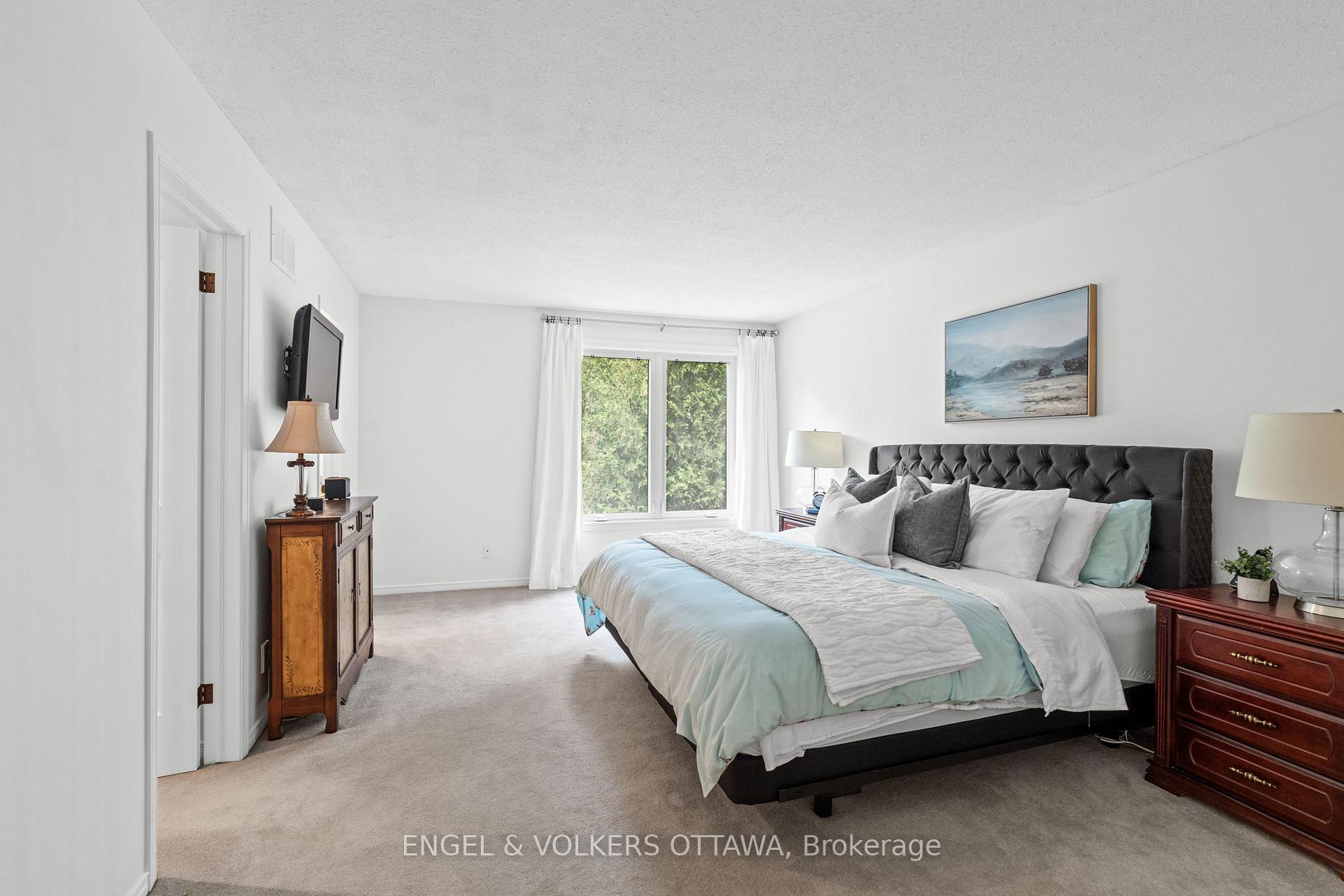 Photo 16 of 12 Hackett Street, Ottawa, Hunt Club Woods — HOMEH