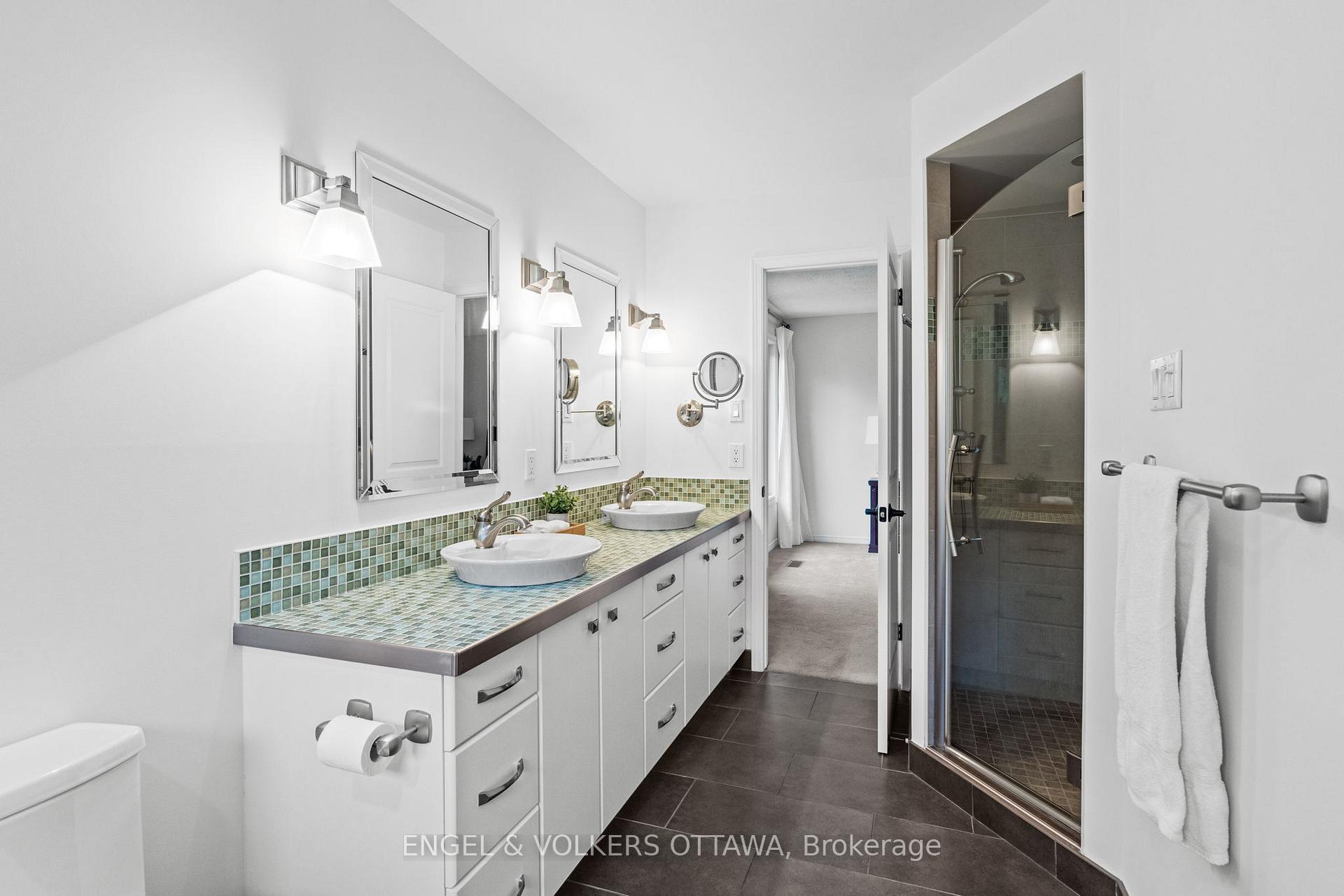 Photo 20 of 12 Hackett Street, Ottawa, Hunt Club Woods — HOMEH