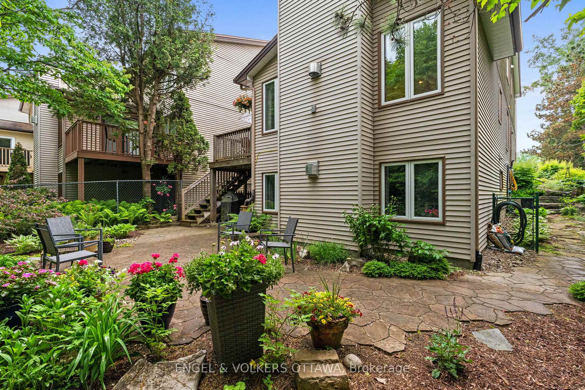 Photo 32 of 12 Hackett Street, Ottawa, Hunt Club Woods — HOMEH