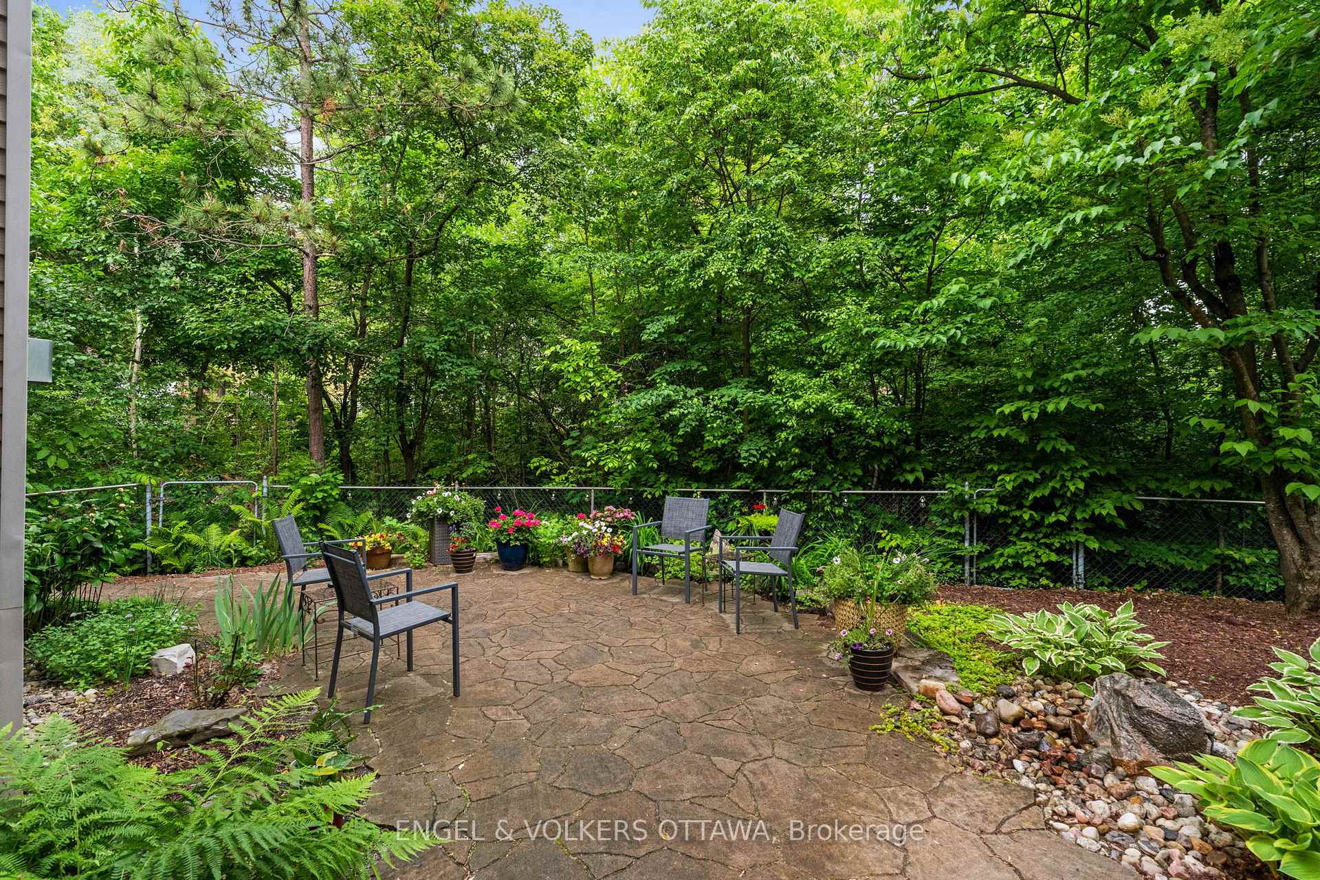 Photo 34 of 12 Hackett Street, Ottawa, Hunt Club Woods — HOMEH