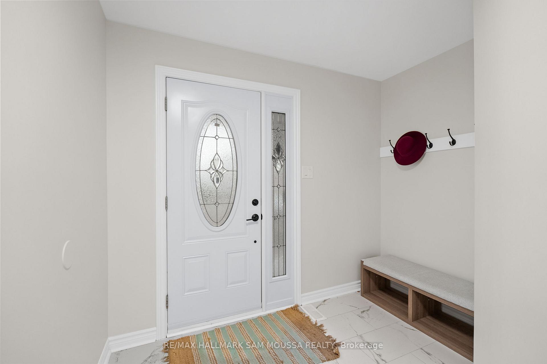 Photo 4 of 18 Manju Street, Ottawa, Hunt Club Park — HOMEH