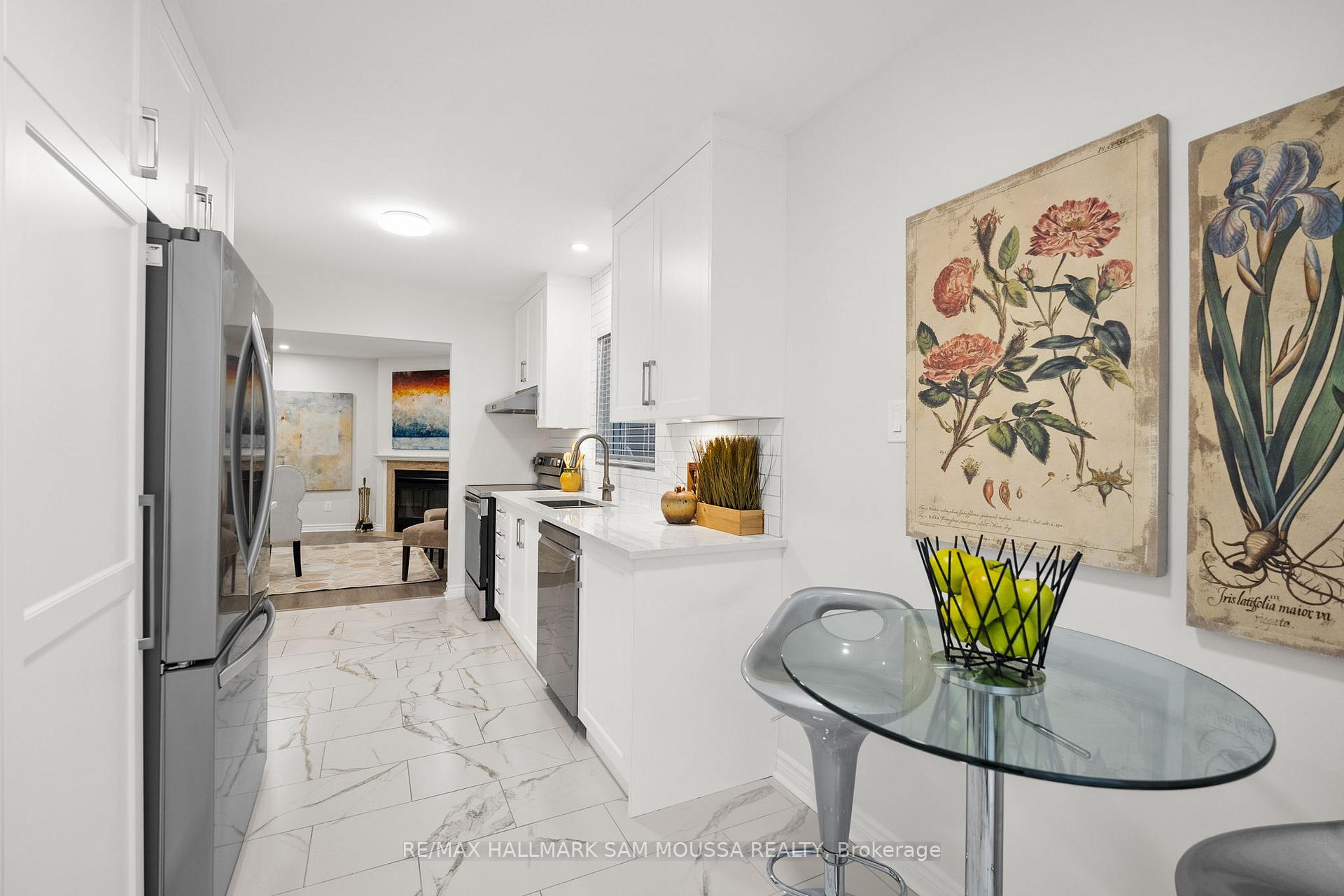 Photo 16 of 18 Manju Street, Ottawa, Hunt Club Park — HOMEH