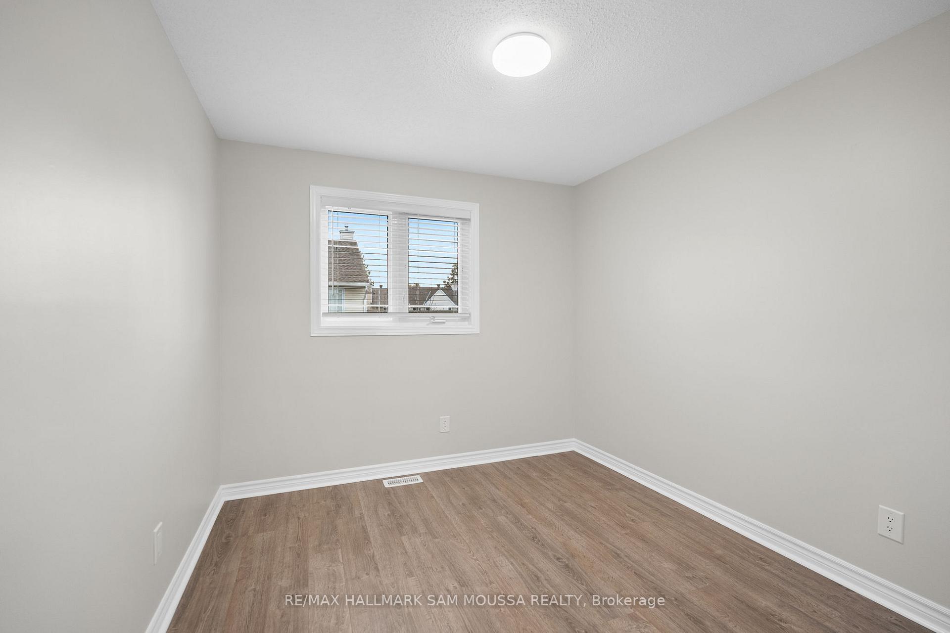 Photo 32 of 18 Manju Street, Ottawa, Hunt Club Park — HOMEH