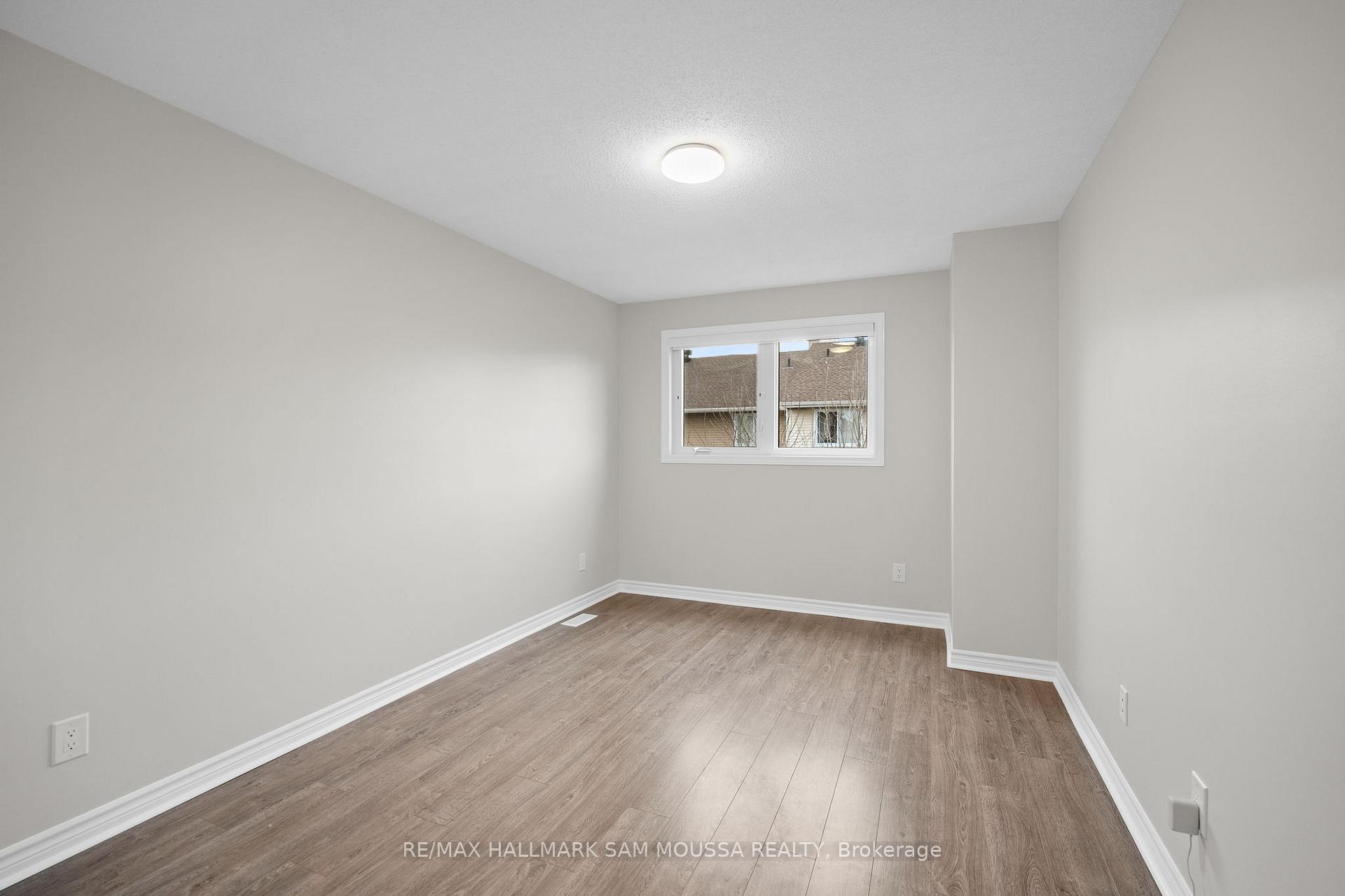 Photo 34 of 18 Manju Street, Ottawa, Hunt Club Park — HOMEH