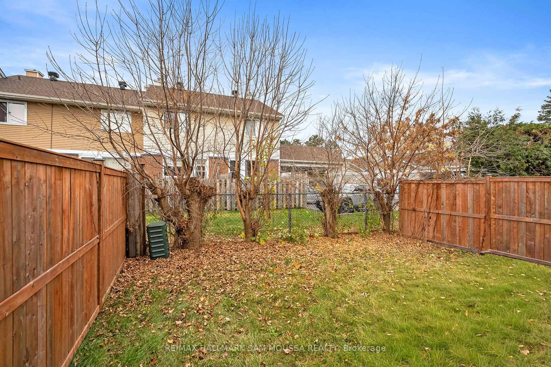 Photo 41 of 18 Manju Street, Ottawa, Hunt Club Park — HOMEH