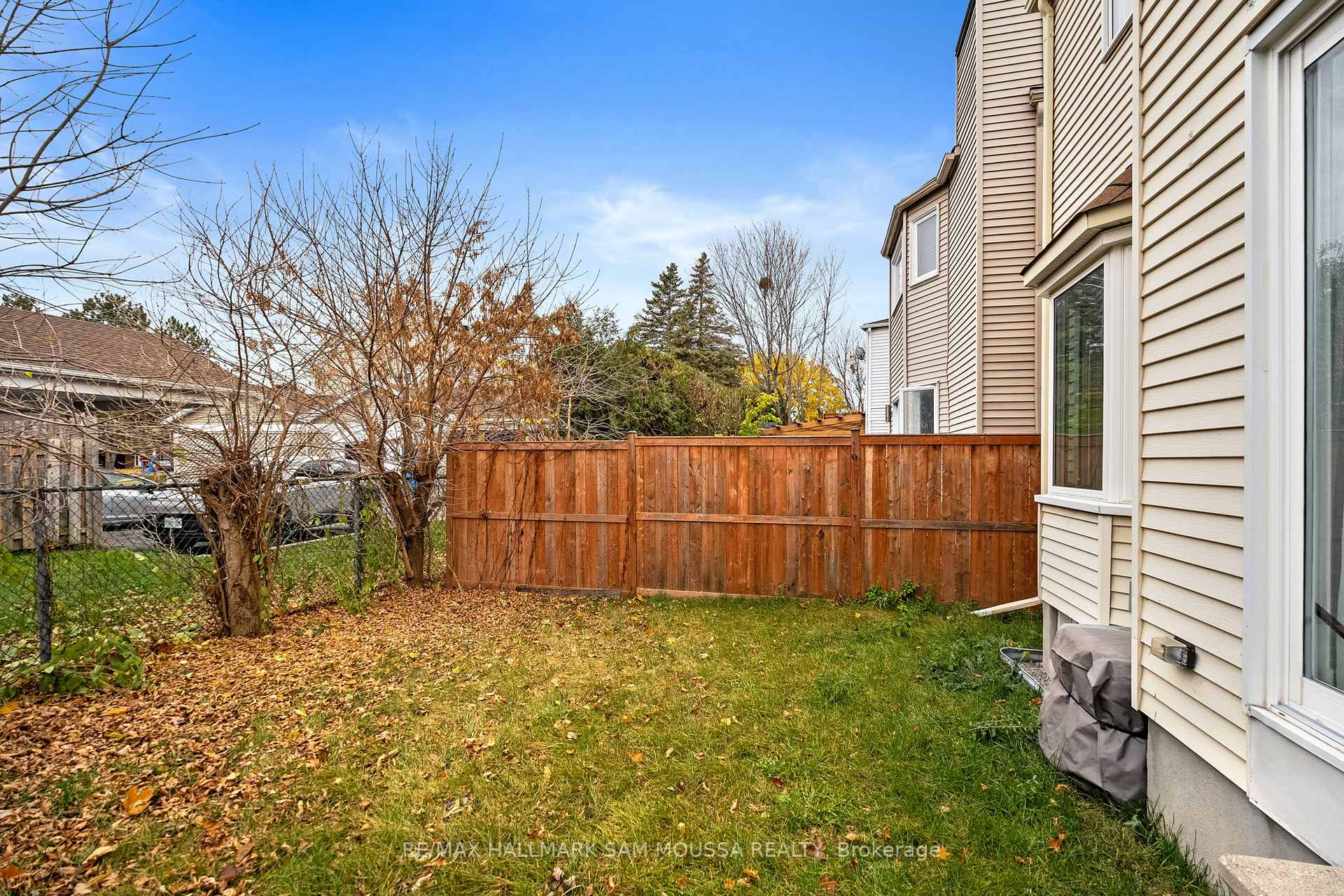 Photo 42 of 18 Manju Street, Ottawa, Hunt Club Park — HOMEH