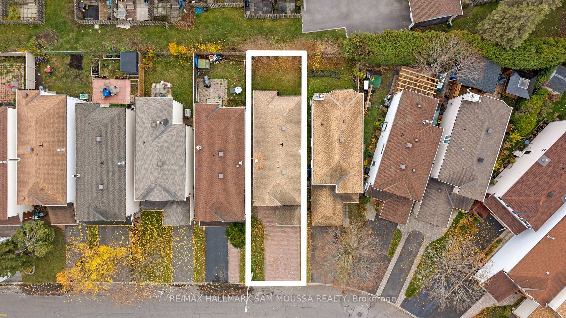 Photo 44 of 18 Manju Street, Ottawa, Hunt Club Park — HOMEH