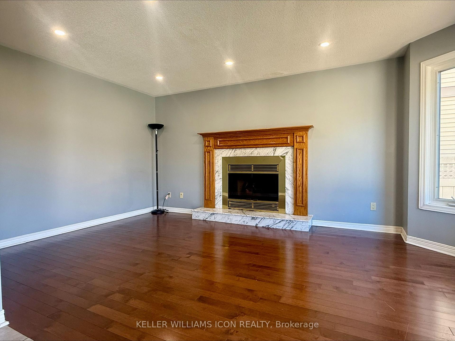 Photo 5 of 1581 Blohm Drive, Ottawa, Hunt Club Park — HOMEH