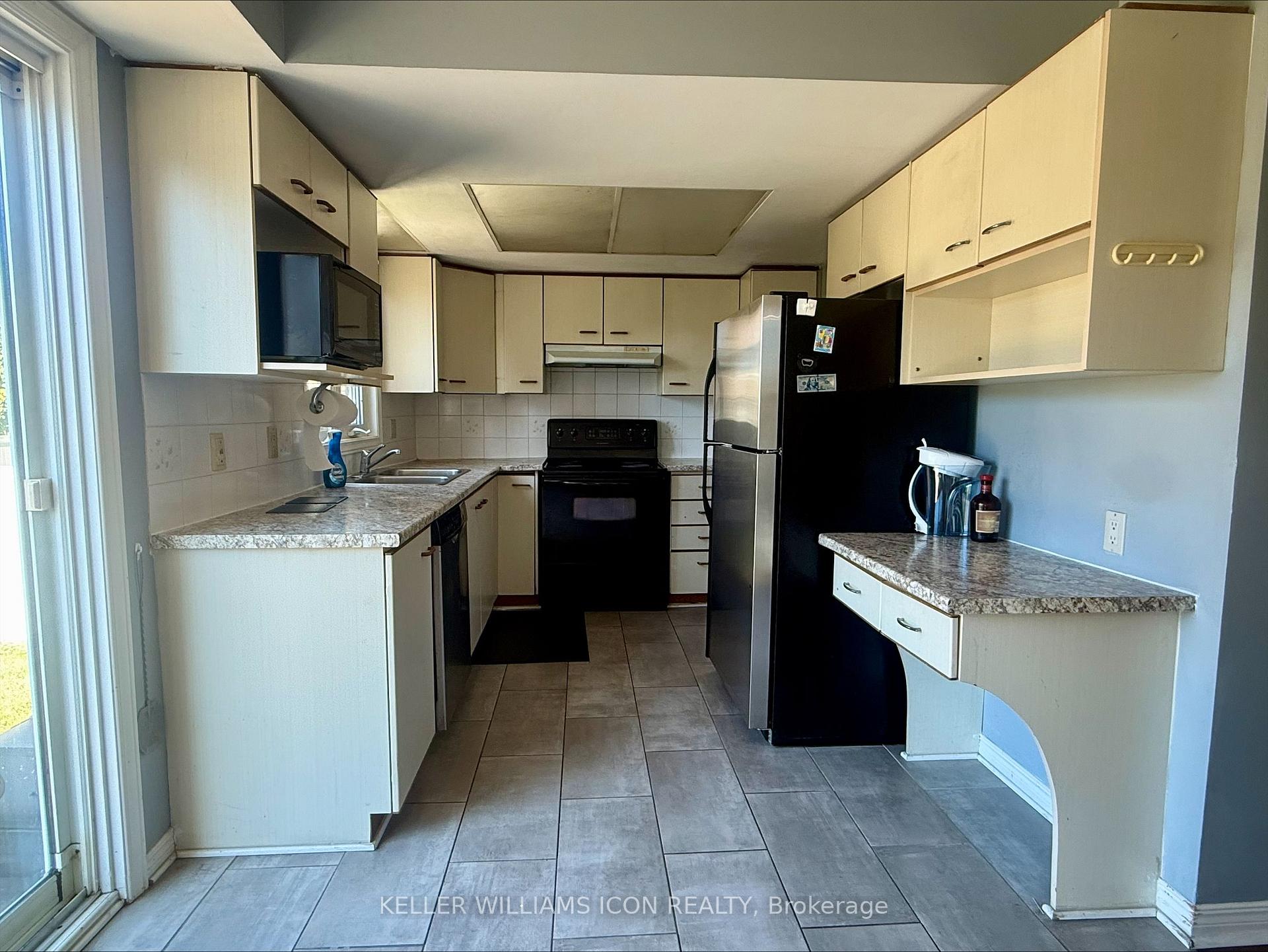 Photo 6 of 1581 Blohm Drive, Ottawa, Hunt Club Park — HOMEH