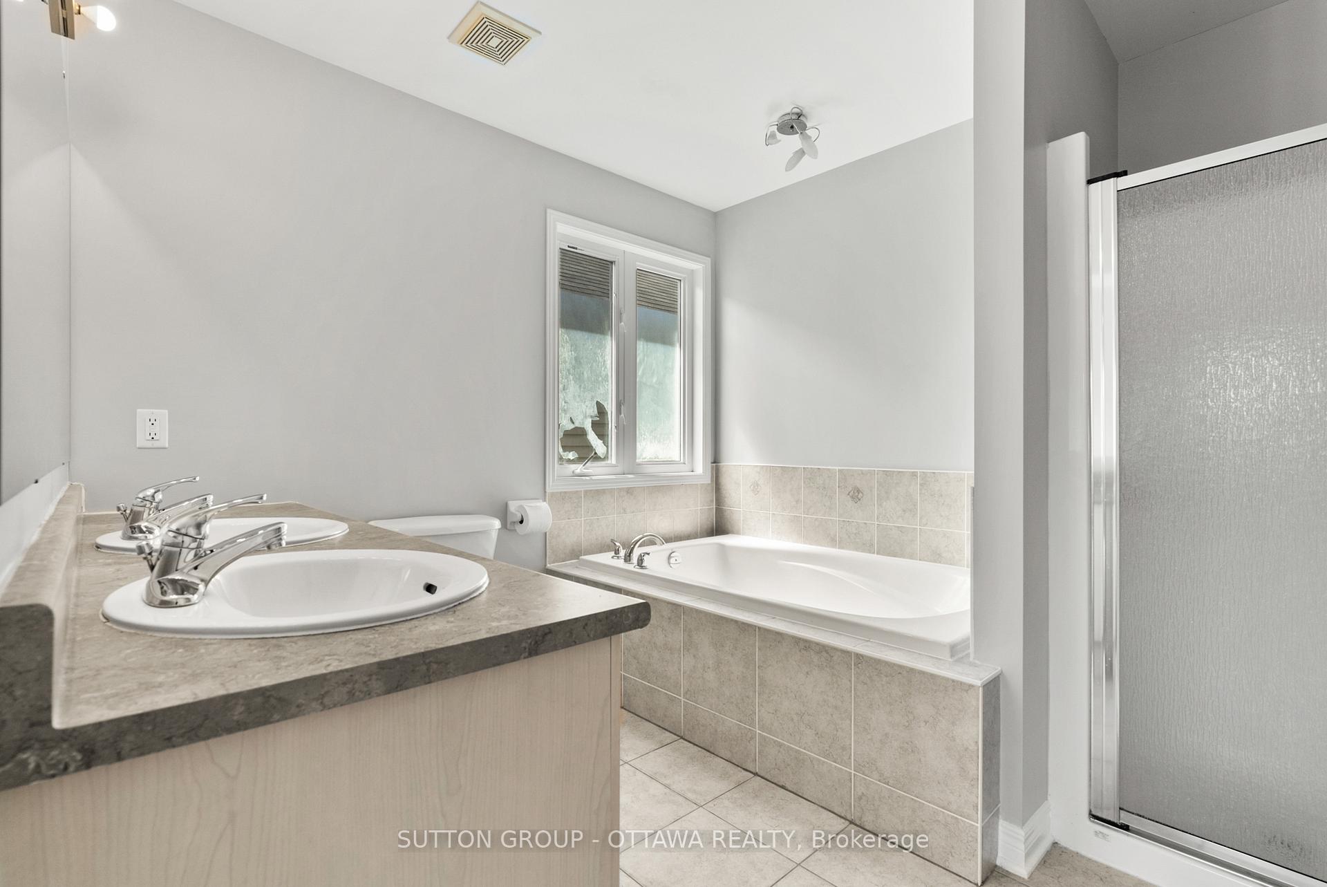 Photo 16 of 236 Colbert Crescent, Ottawa, Ridgemont — HOMEH