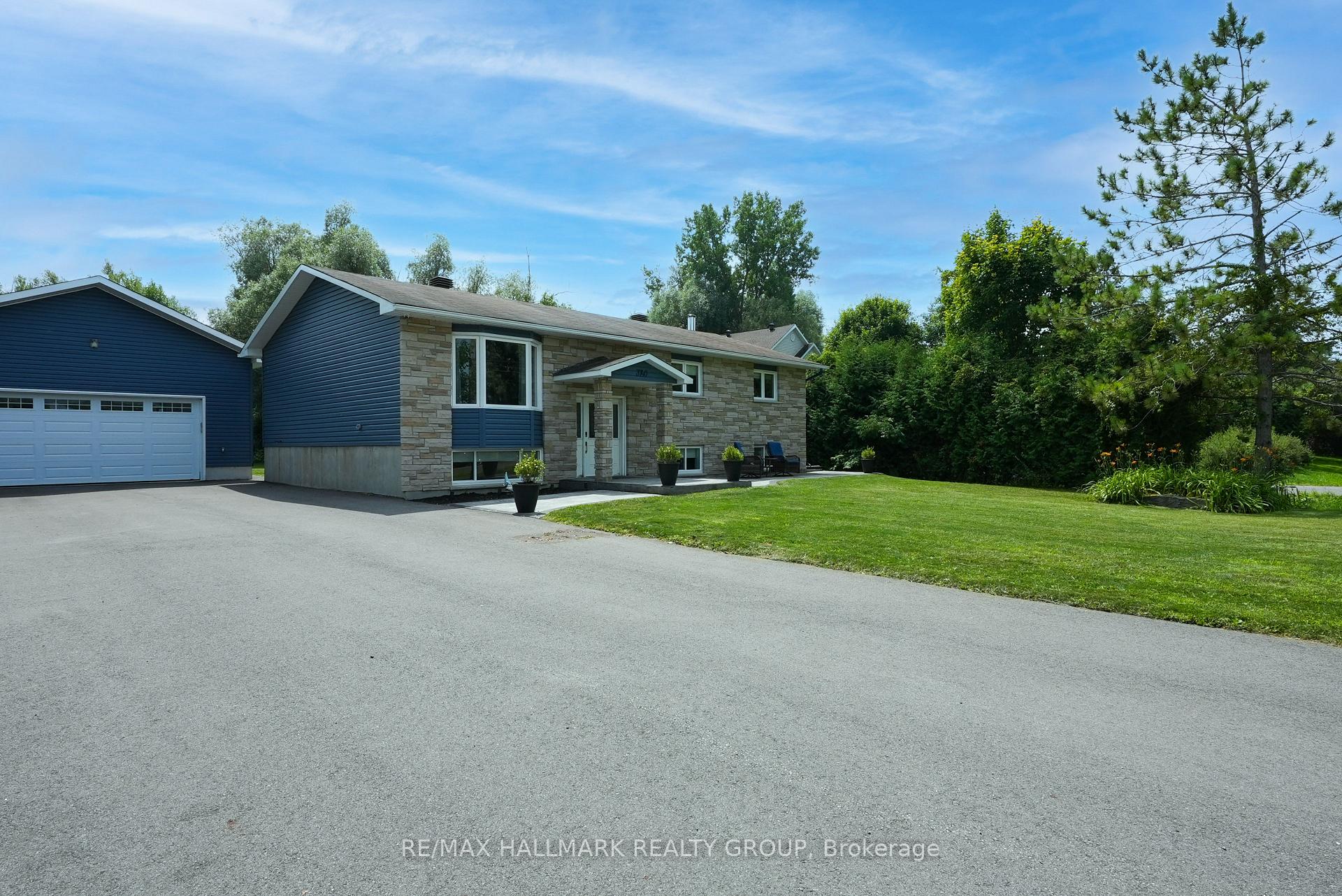 Photo 2 of 3740 Louiseize Road, Ottawa, Leitrim — HOMEH