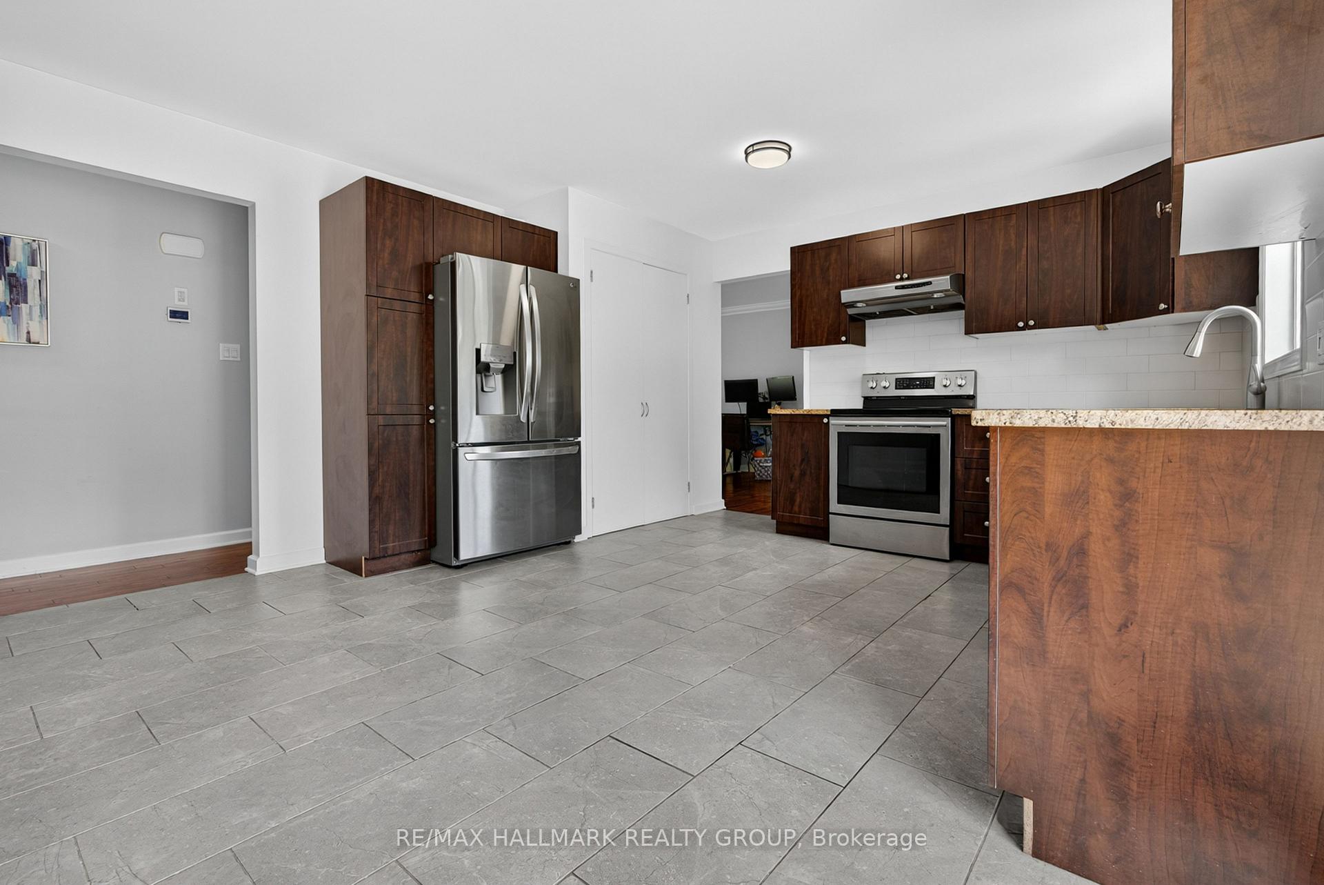 Photo 11 of 3740 Louiseize Road, Ottawa, Leitrim — HOMEH