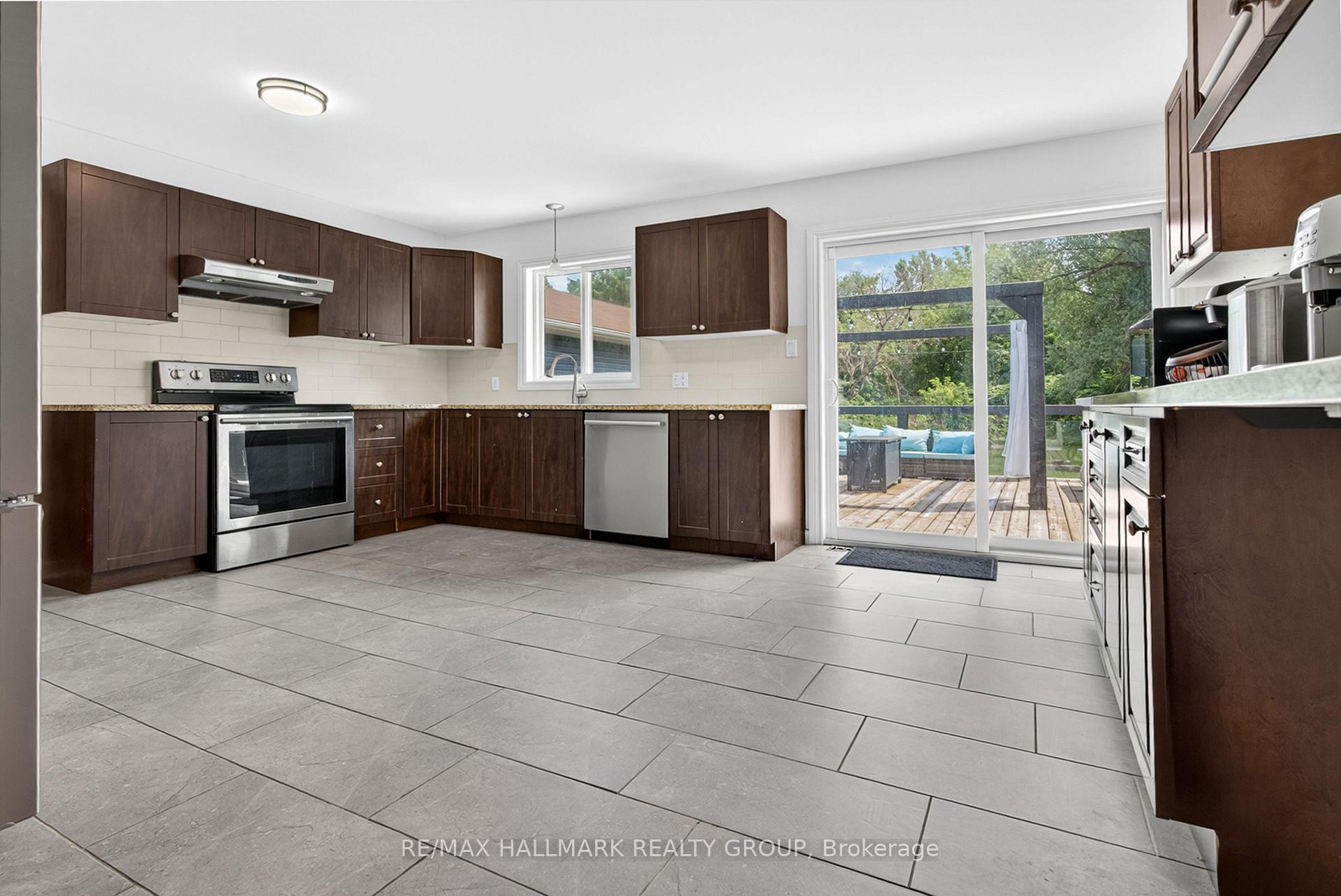 Photo 12 of 3740 Louiseize Road, Ottawa, Leitrim — HOMEH